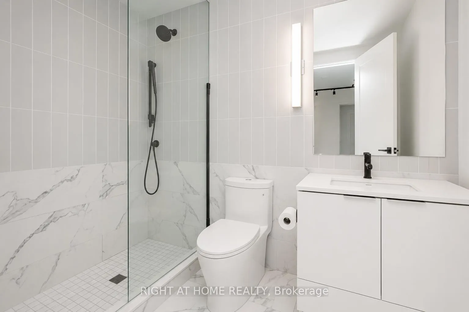 Photo 12 of Unit 1505, 327 King Street, Toronto, Waterfront Communities — HOMEH