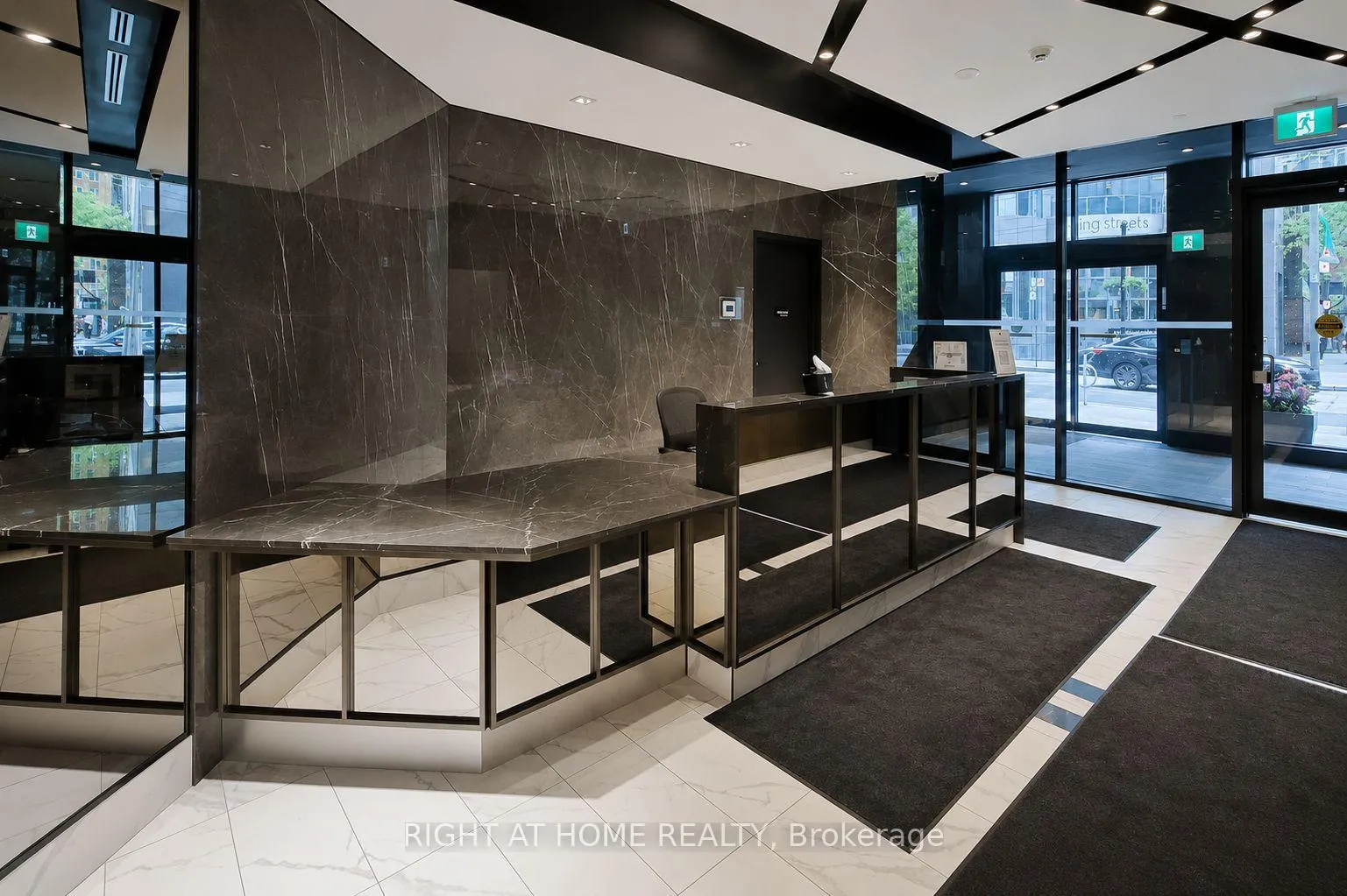 Photo 15 of Unit 1505, 327 King Street, Toronto, Waterfront Communities — HOMEH