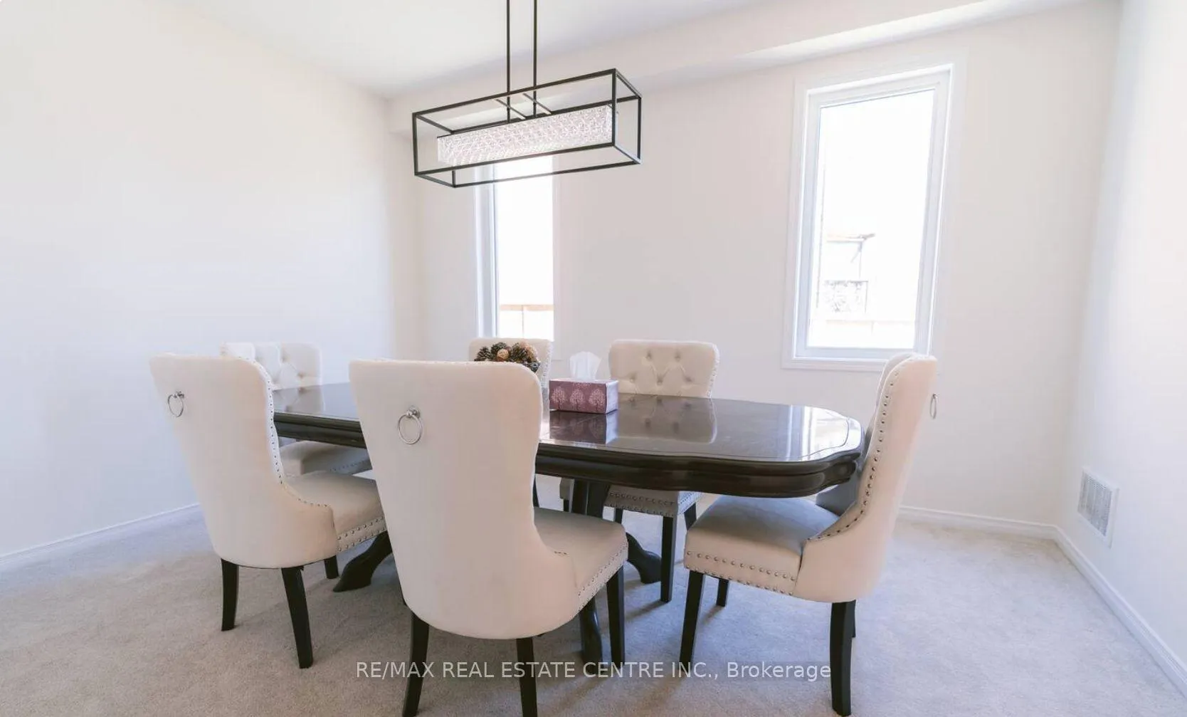 Photo 4 of 7869 Buckeye Crescent, Niagara Falls, Brown — HOMEH