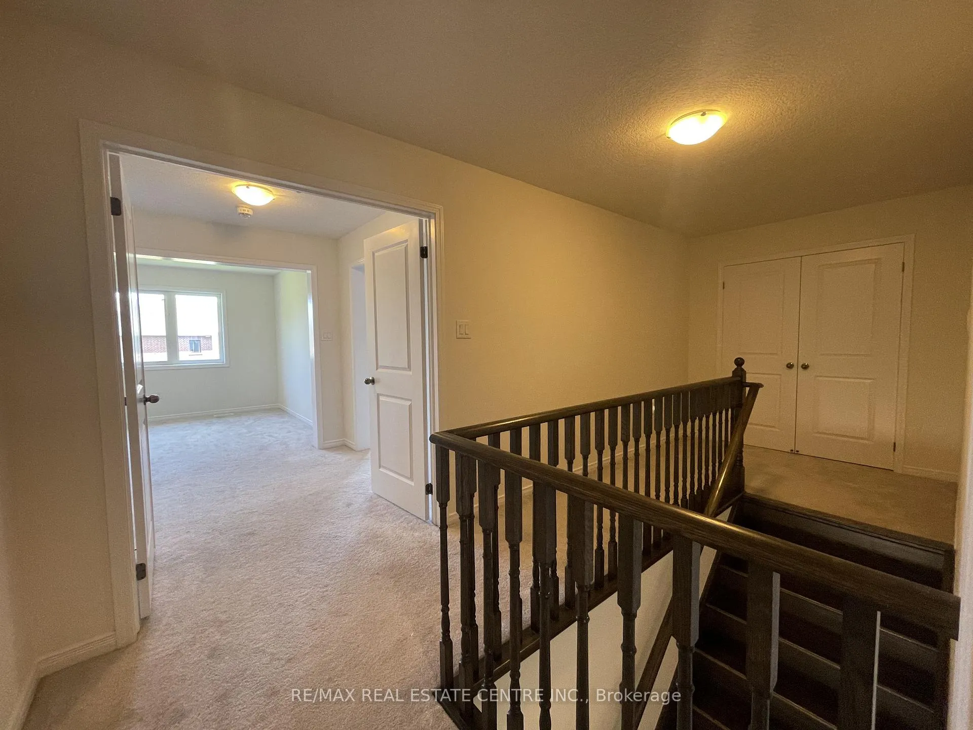 Photo 15 of 7869 Buckeye Crescent, Niagara Falls, Brown — HOMEH
