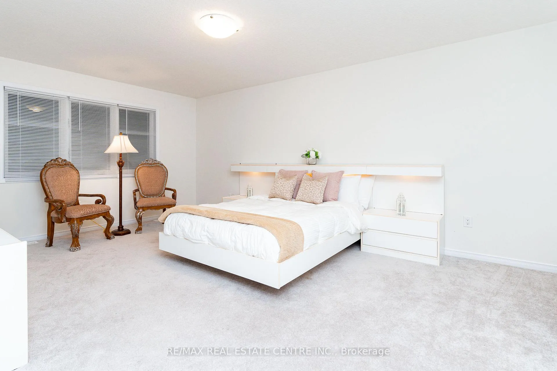 Photo 16 of 7869 Buckeye Crescent, Niagara Falls, Brown — HOMEH