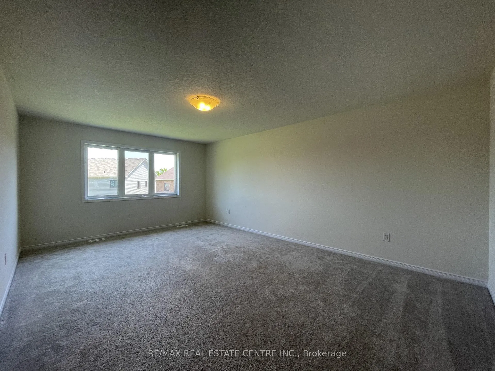 Photo 18 of 7869 Buckeye Crescent, Niagara Falls, Brown — HOMEH