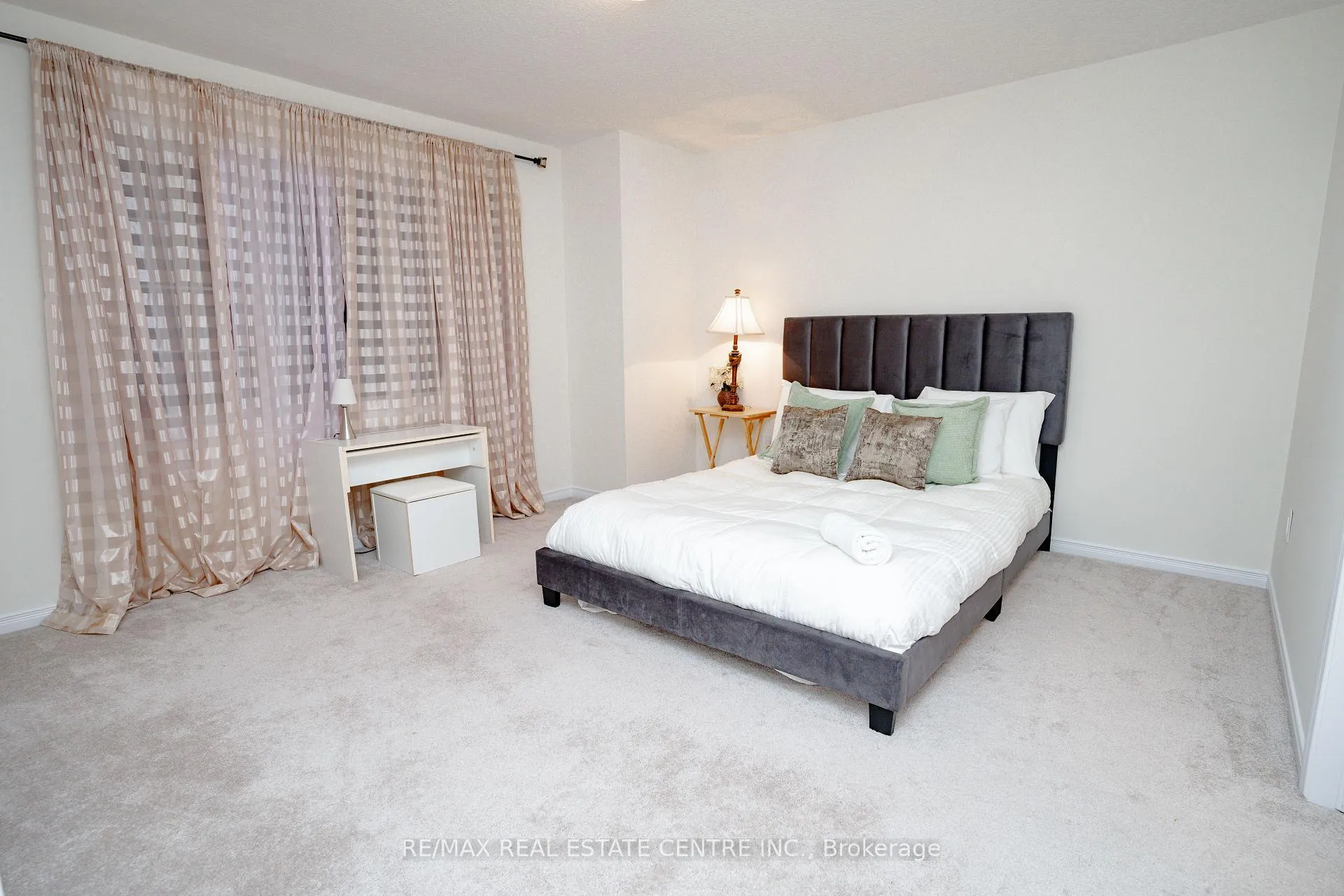 Photo 28 of 7869 Buckeye Crescent, Niagara Falls, Brown — HOMEH
