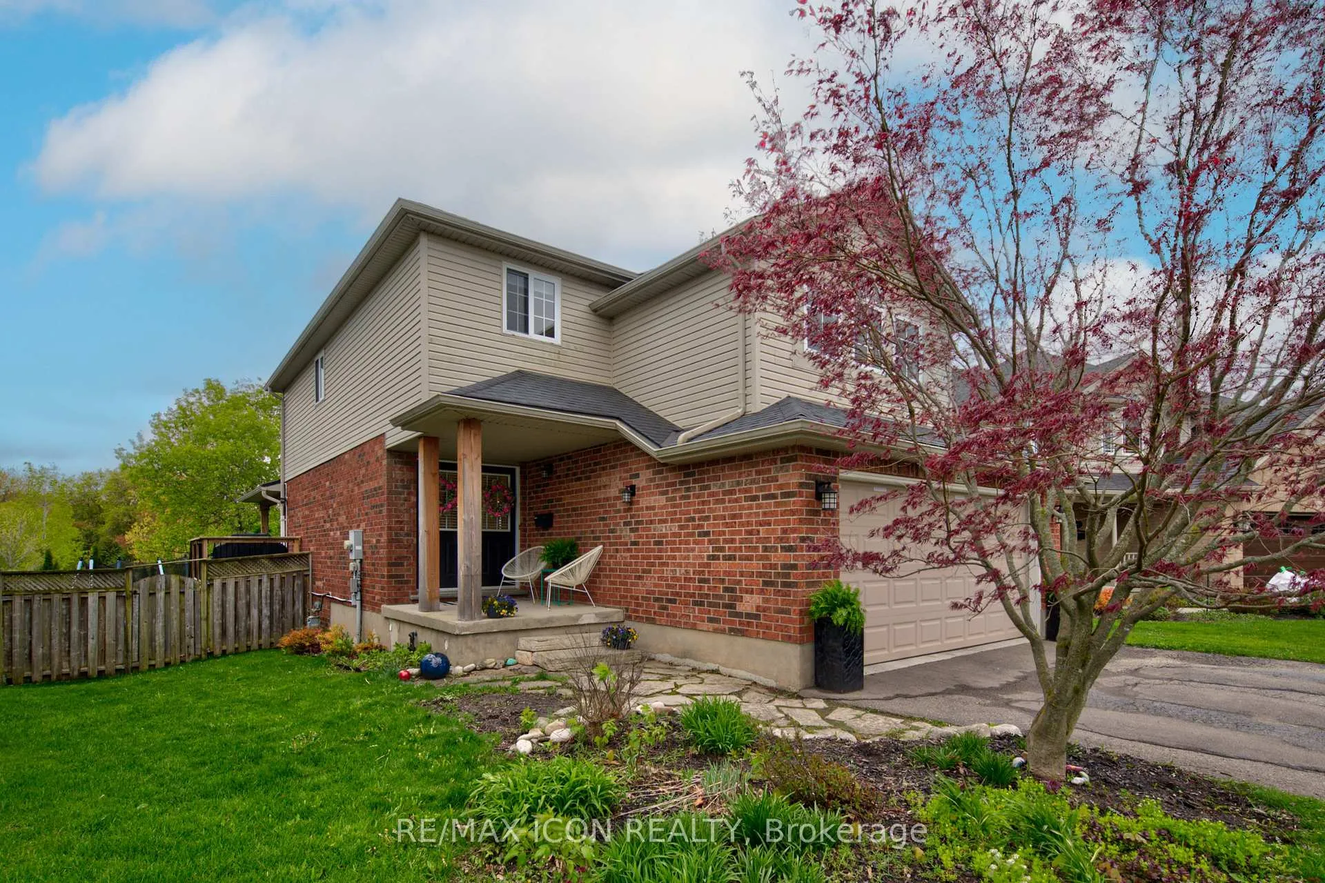 Photo 2 of 20 Stiefelmeyer Crescent, Wilmot — HOMEH