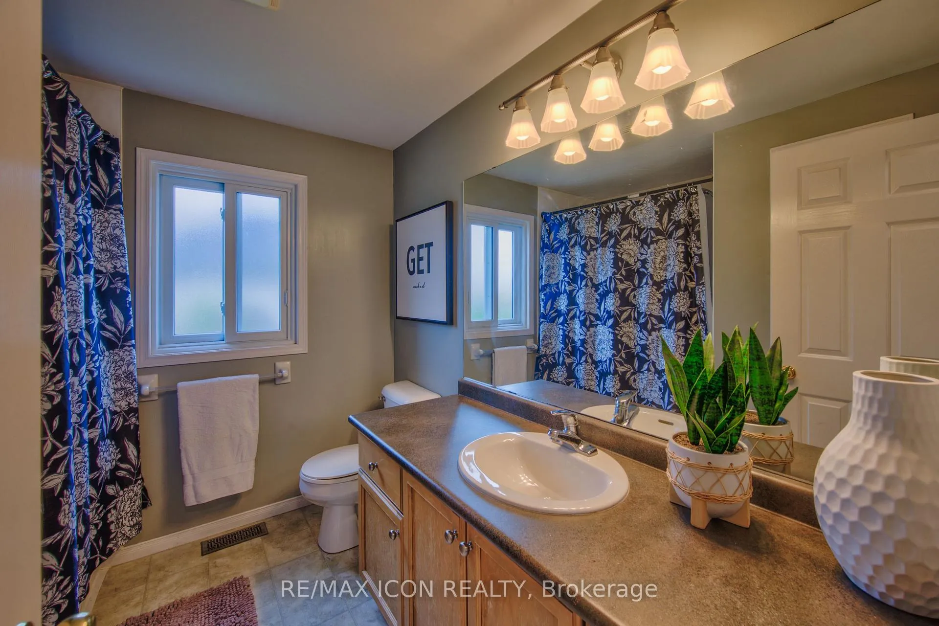 Photo 29 of 20 Stiefelmeyer Crescent, Wilmot — HOMEH