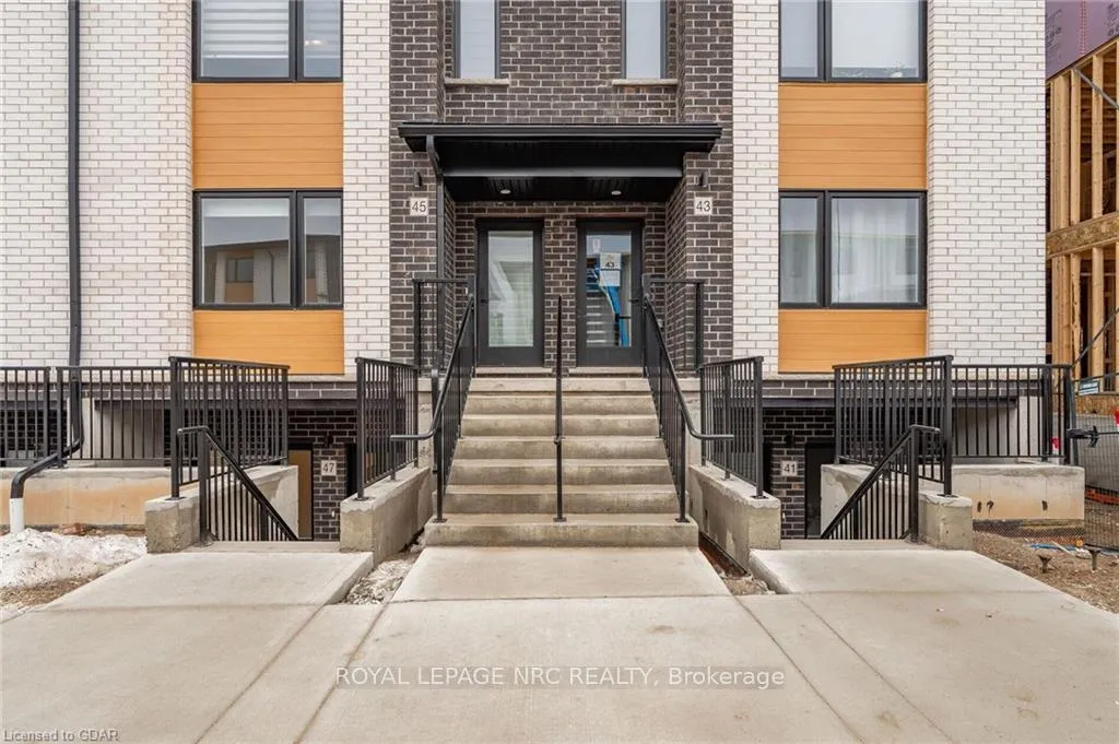 Photo 5 of 47 Lily Lane, Guelph, Clairfields/Hanlon Business Park — HOMEH