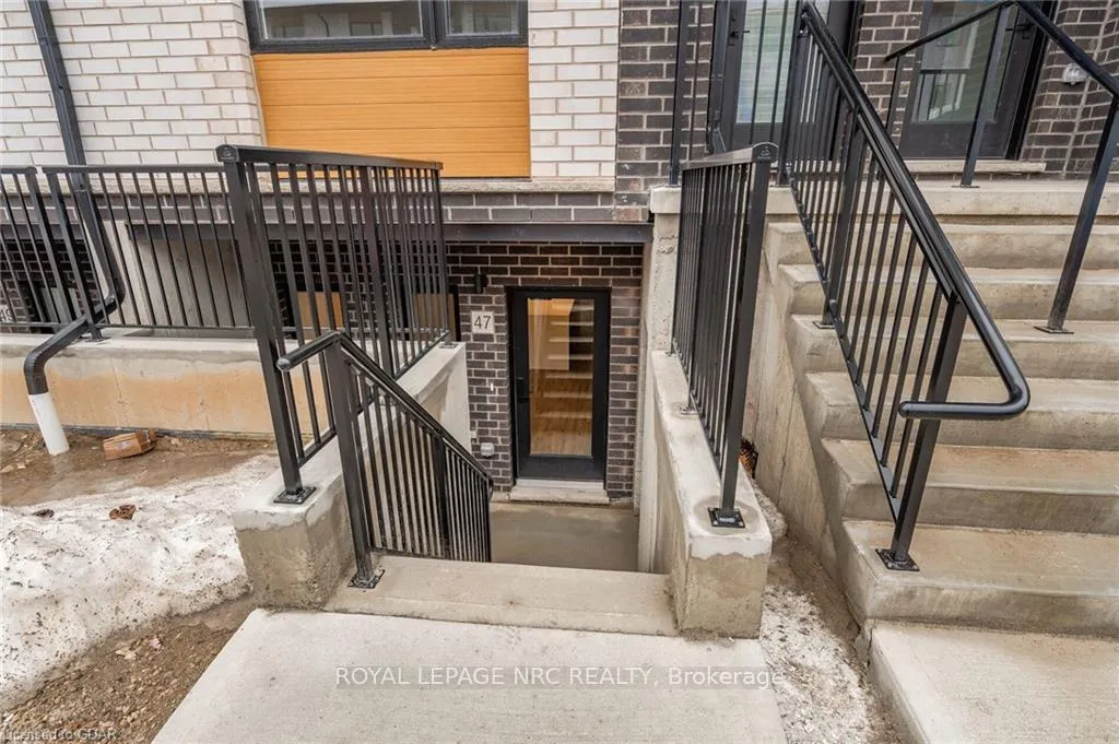Photo 6 of 47 Lily Lane, Guelph, Clairfields/Hanlon Business Park — HOMEH