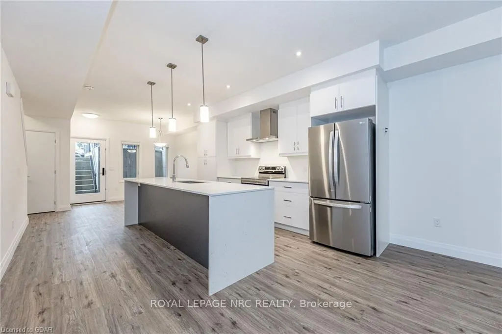 Photo 7 of 47 Lily Lane, Guelph, Clairfields/Hanlon Business Park — HOMEH
