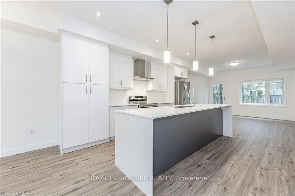 Photo 10 of 47 Lily Lane, Guelph, Clairfields/Hanlon Business Park — HOMEH