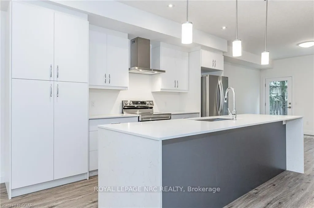 Photo 11 of 47 Lily Lane, Guelph, Clairfields/Hanlon Business Park — HOMEH