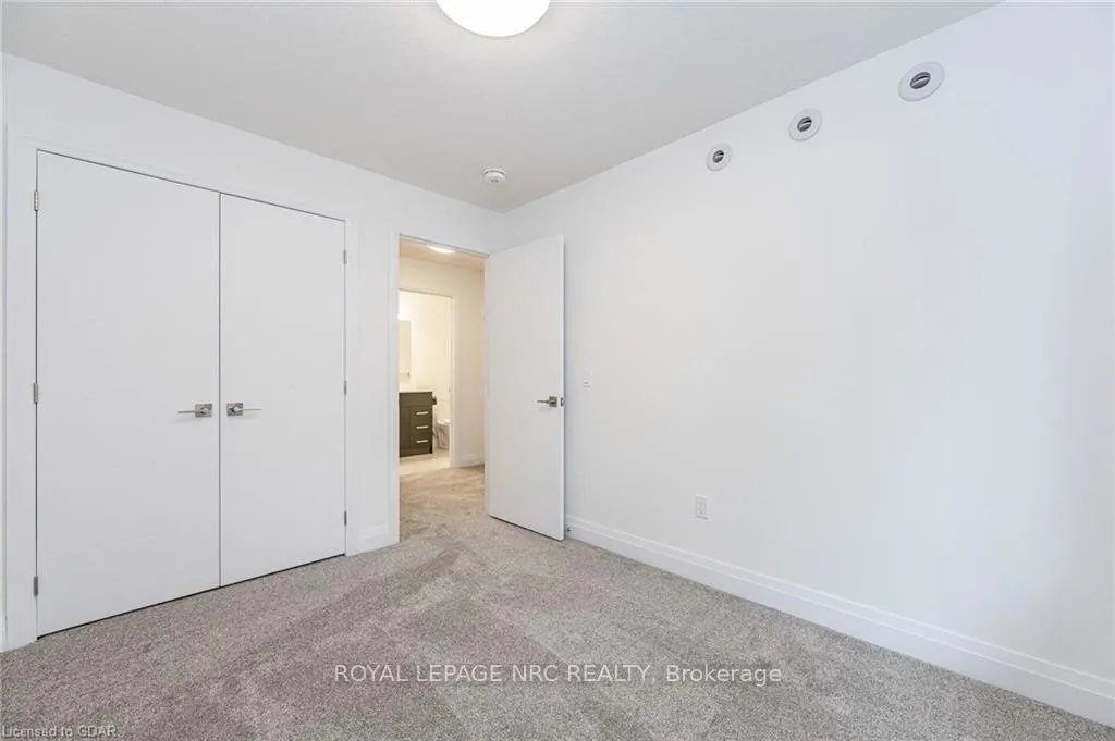 Photo 20 of 47 Lily Lane, Guelph, Clairfields/Hanlon Business Park — HOMEH