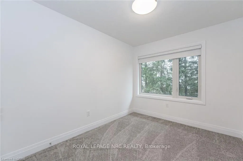 Photo 21 of 47 Lily Lane, Guelph, Clairfields/Hanlon Business Park — HOMEH