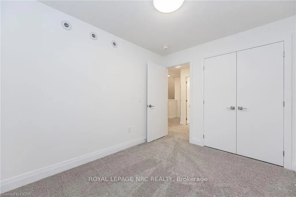 Photo 22 of 47 Lily Lane, Guelph, Clairfields/Hanlon Business Park — HOMEH