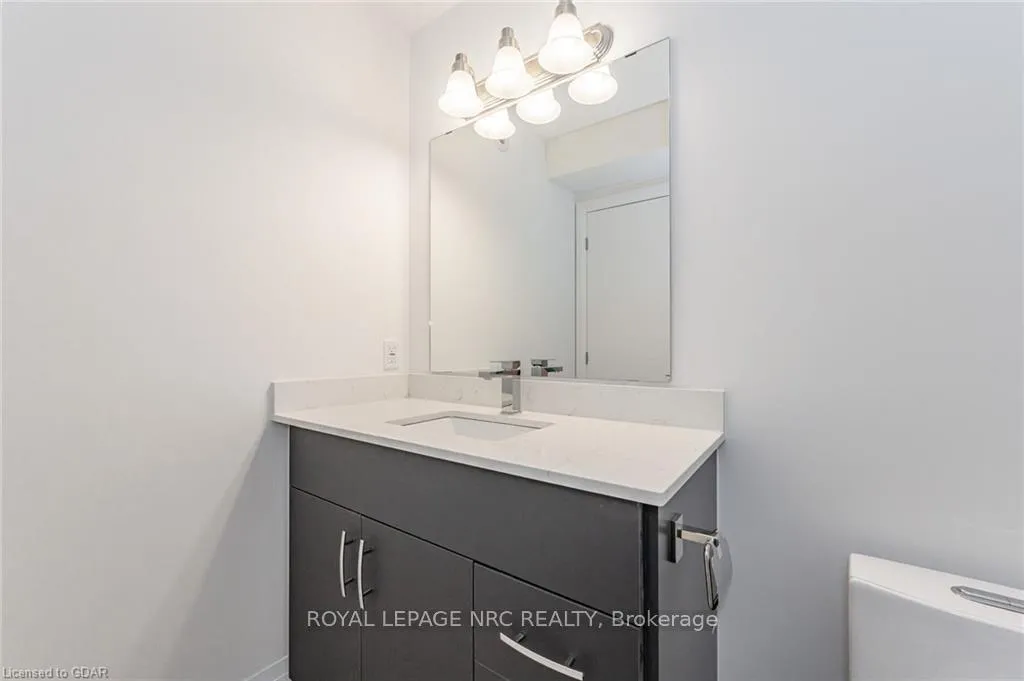 Photo 24 of 47 Lily Lane, Guelph, Clairfields/Hanlon Business Park — HOMEH