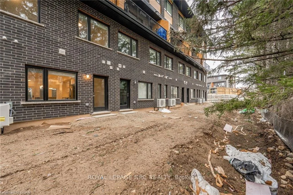 Photo 3 of 47 Lily Lane, Guelph, Clairfields/Hanlon Business Park — HOMEH