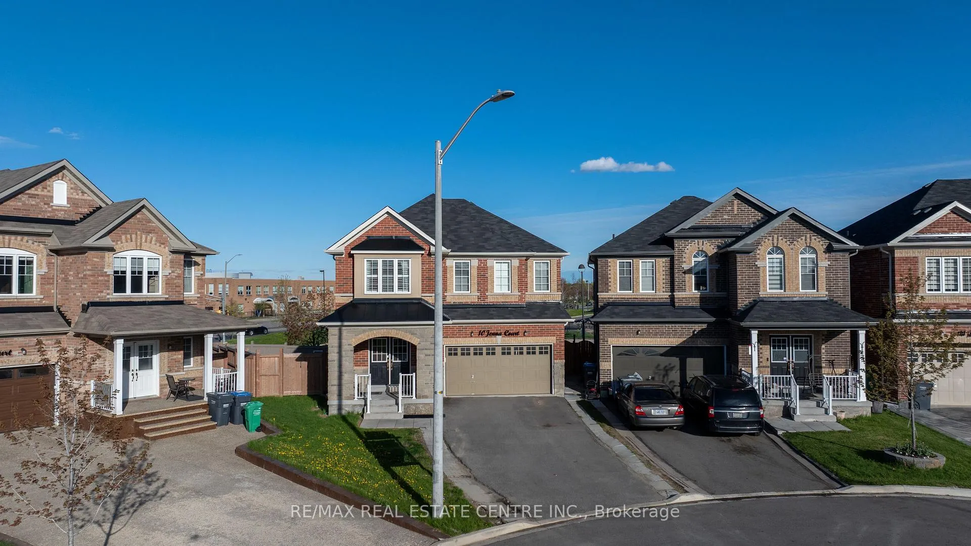 Photo 1 of 10 Jenna Court, Brampton, Sandringham-Wellington — HOMEH