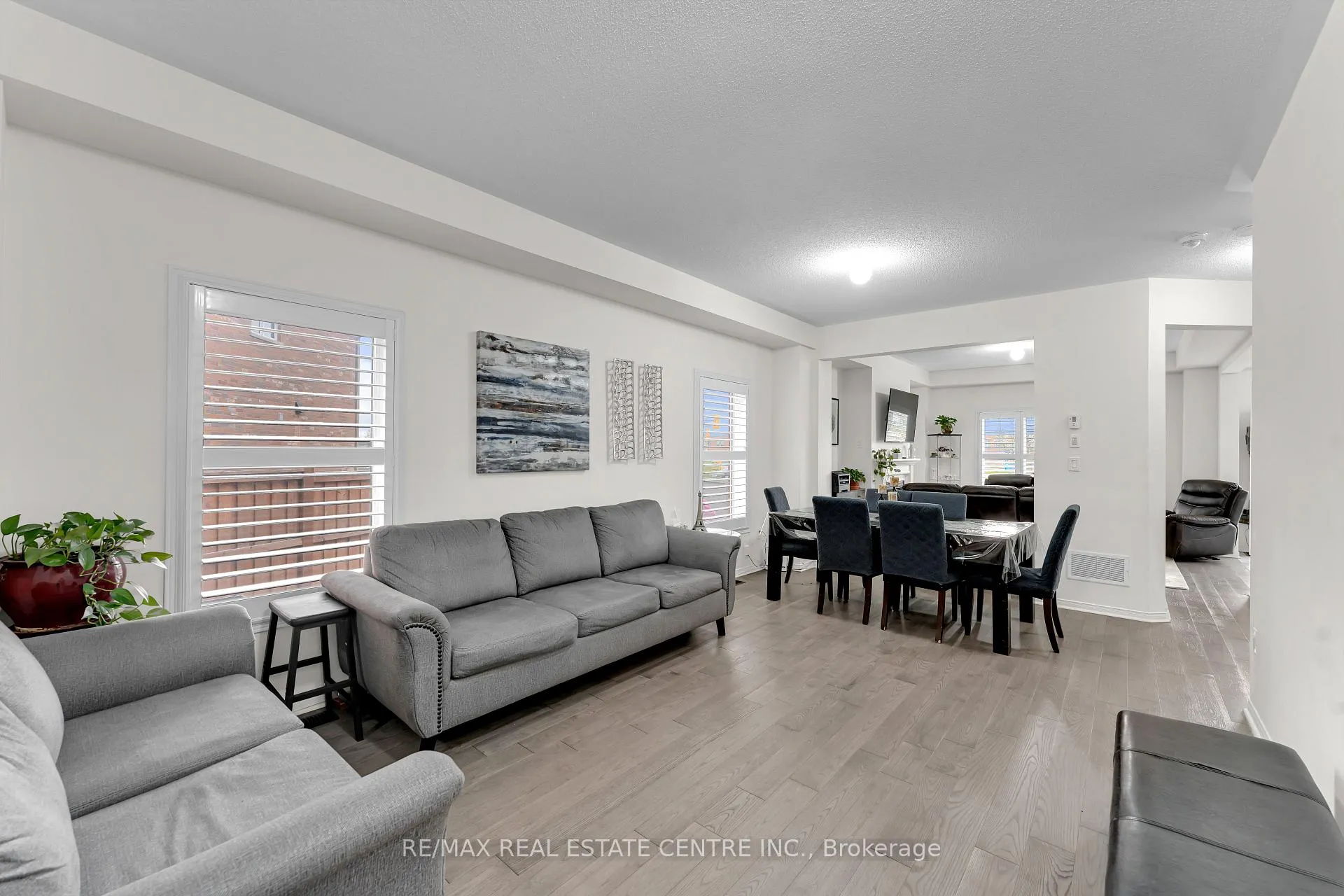 Photo 6 of 10 Jenna Court, Brampton, Sandringham-Wellington — HOMEH