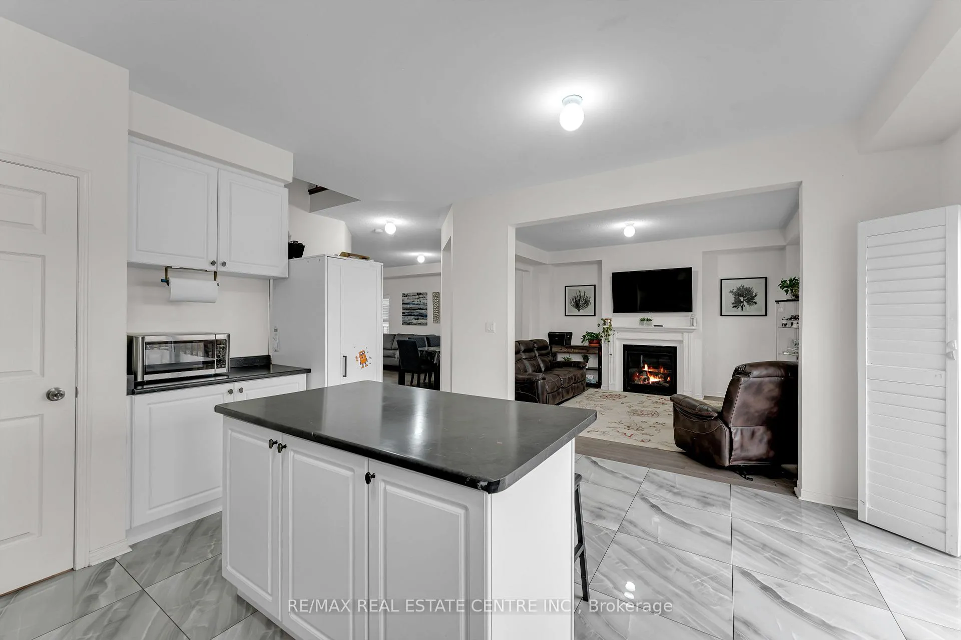 Photo 12 of 10 Jenna Court, Brampton, Sandringham-Wellington — HOMEH