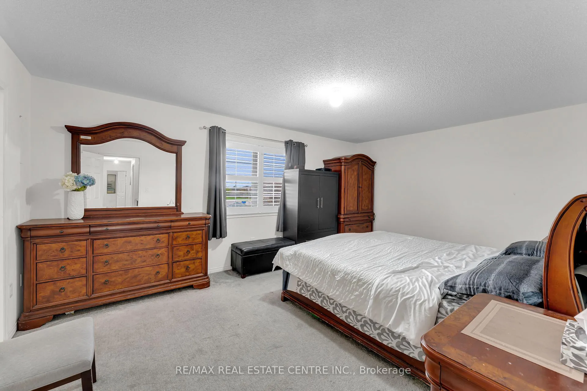 Photo 15 of 10 Jenna Court, Brampton, Sandringham-Wellington — HOMEH