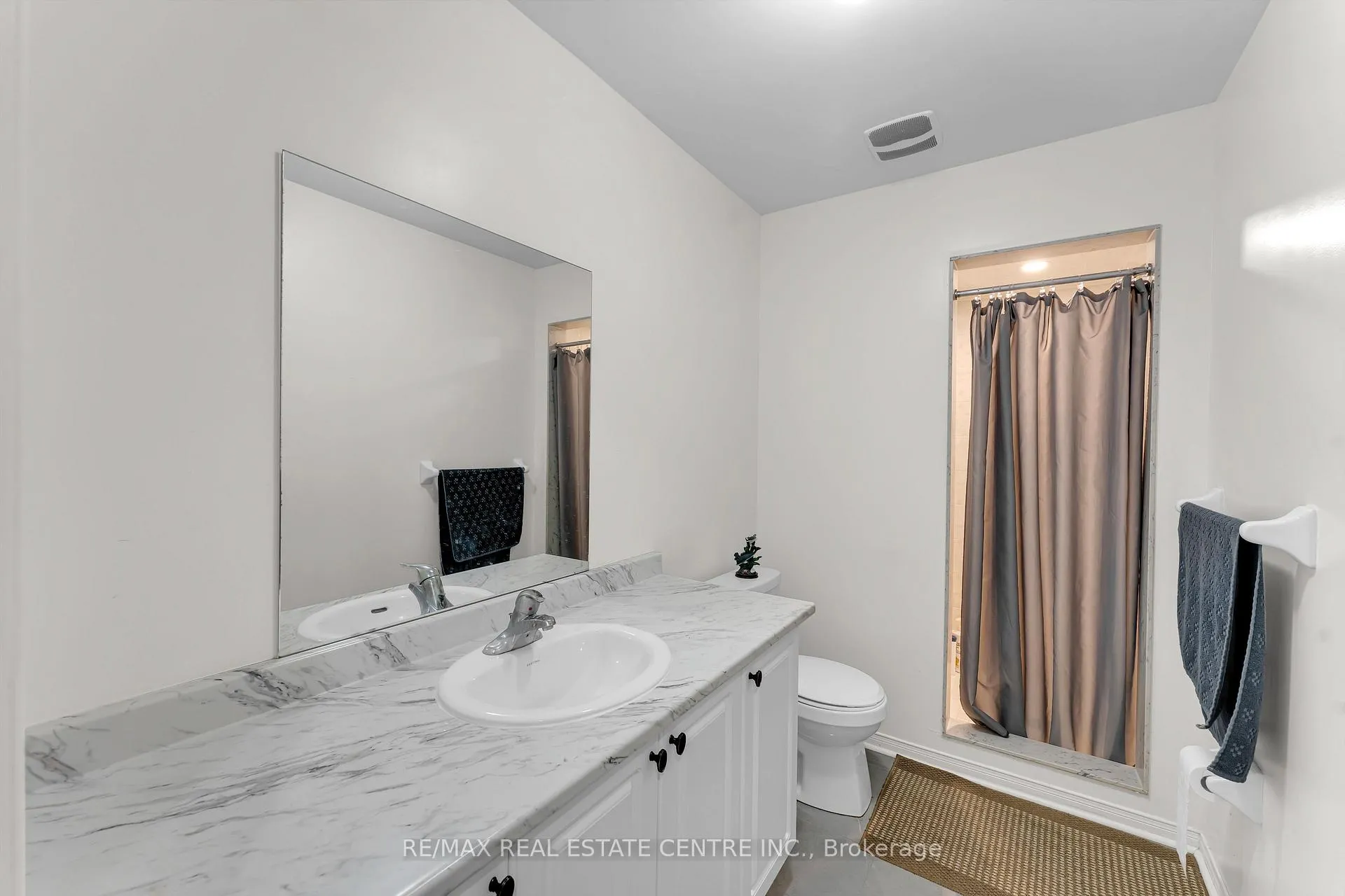 Photo 23 of 10 Jenna Court, Brampton, Sandringham-Wellington — HOMEH