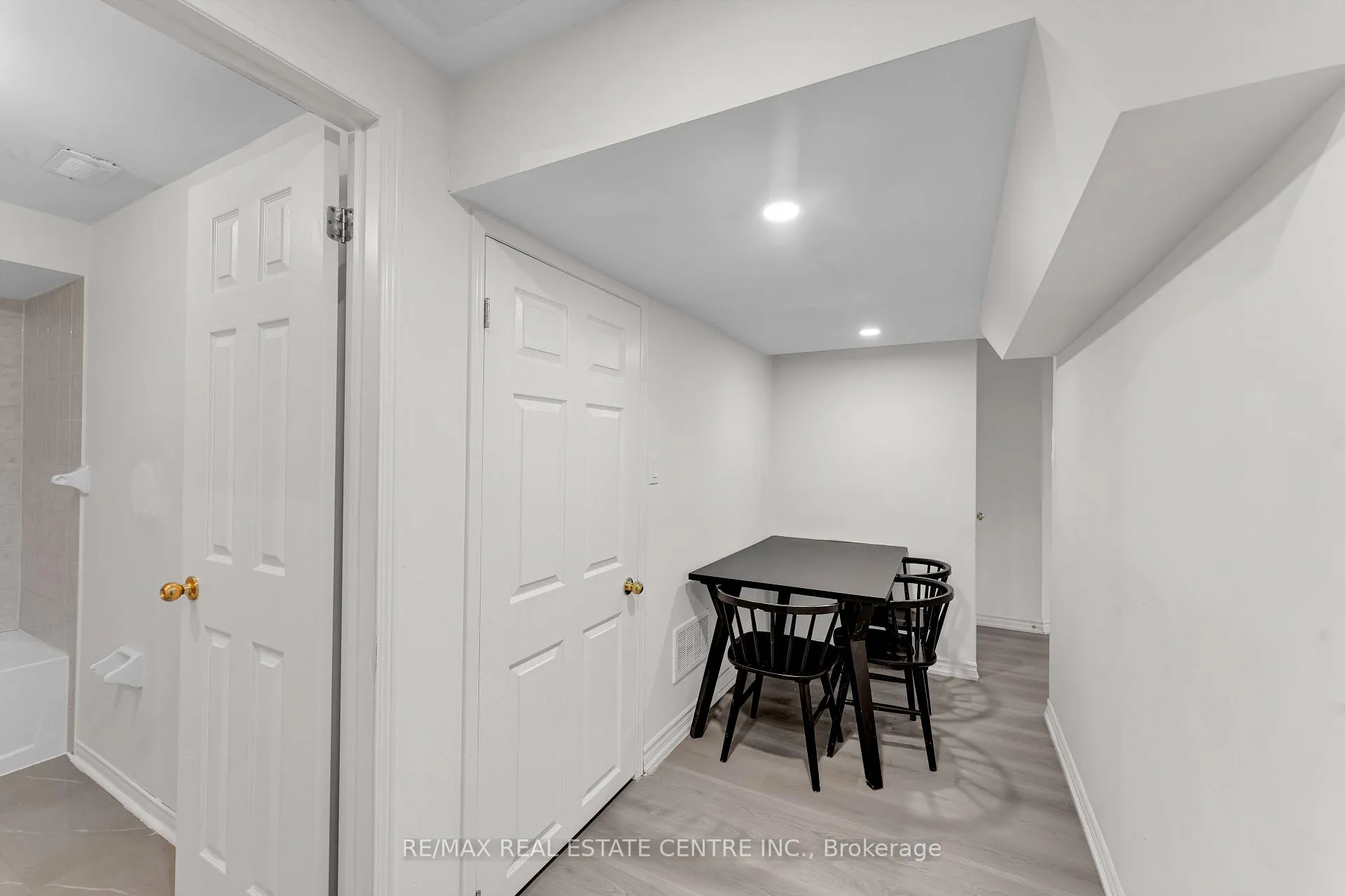 Photo 27 of 10 Jenna Court, Brampton, Sandringham-Wellington — HOMEH