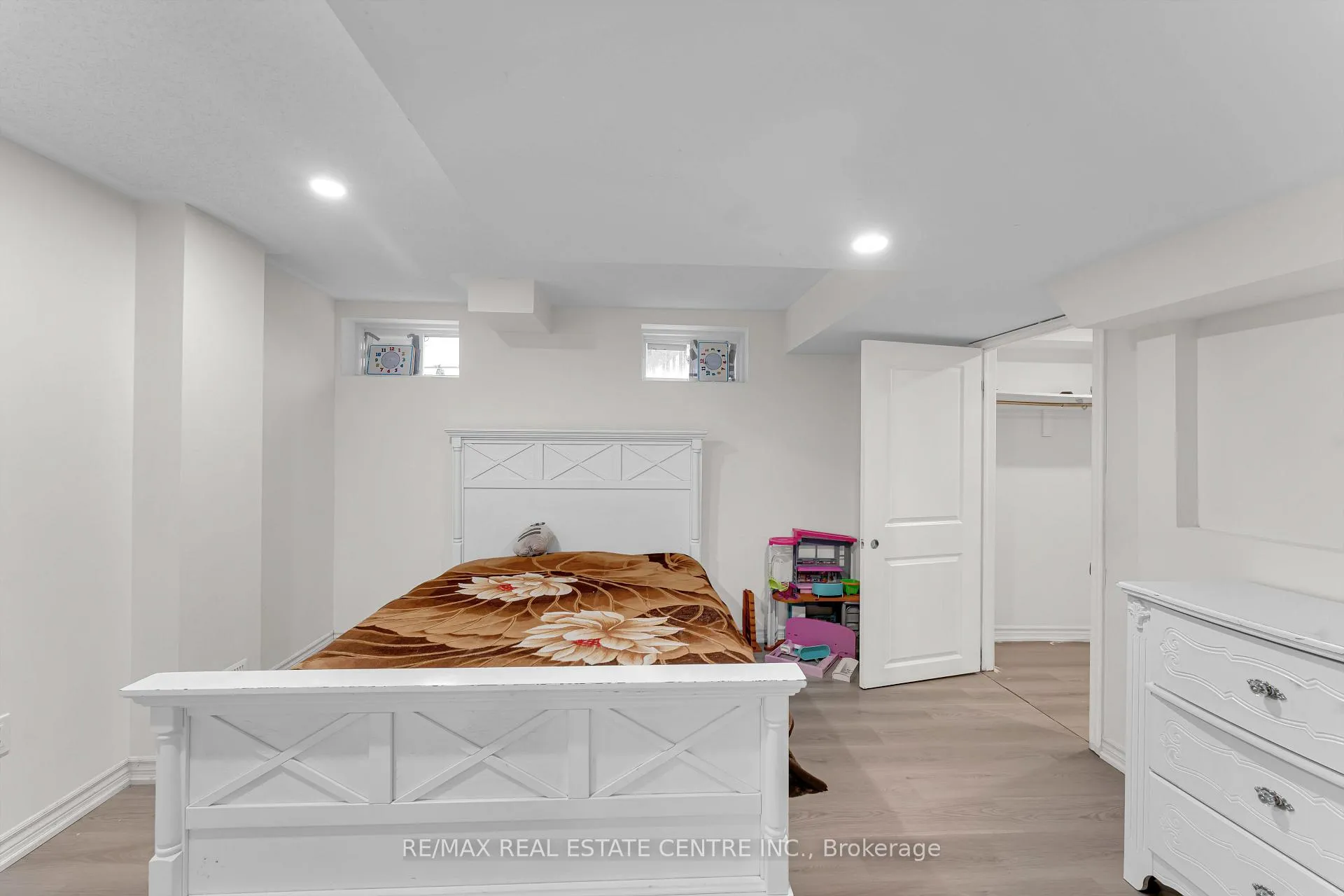 Photo 29 of 10 Jenna Court, Brampton, Sandringham-Wellington — HOMEH