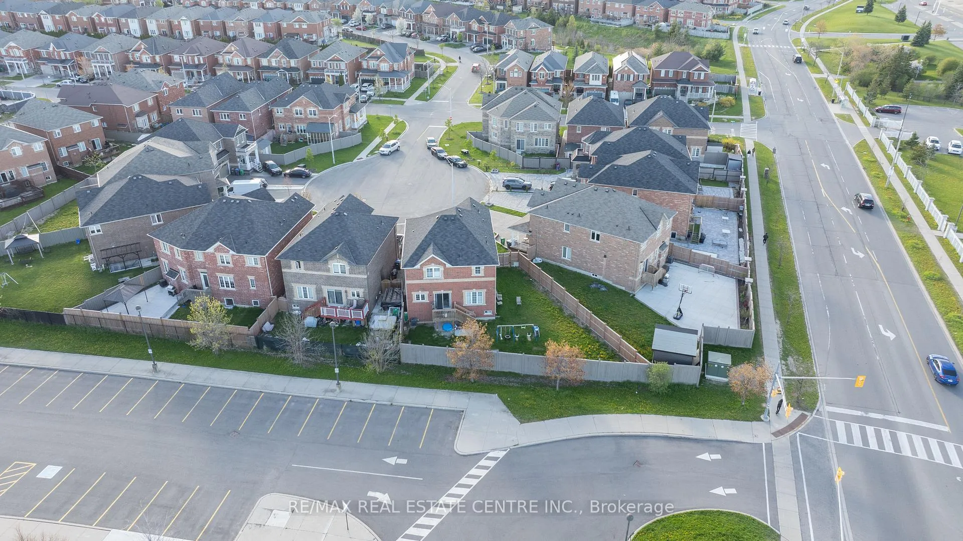 Photo 31 of 10 Jenna Court, Brampton, Sandringham-Wellington — HOMEH