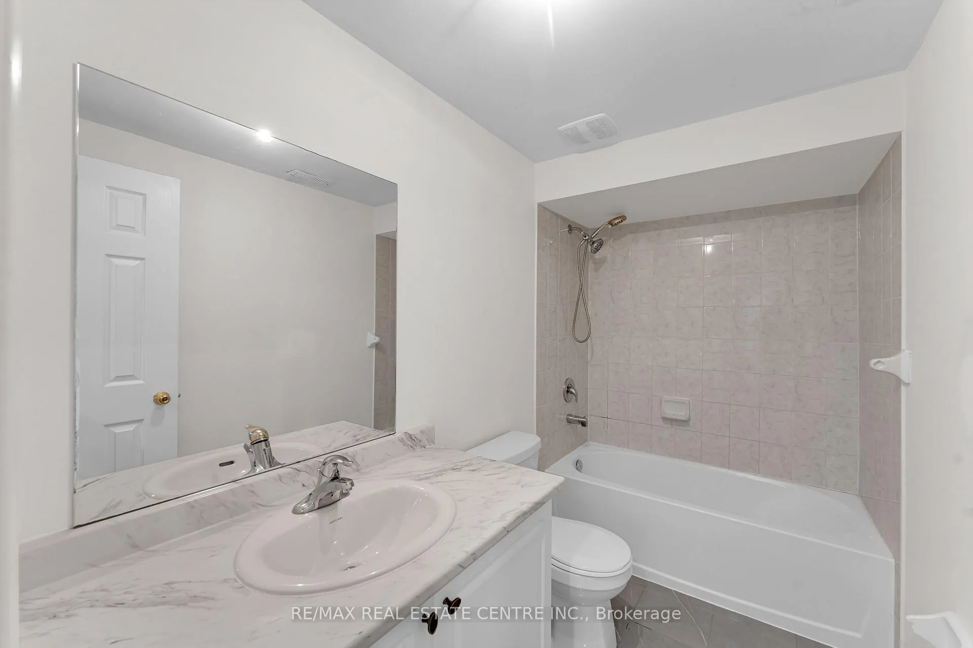 Photo 32 of 10 Jenna Court, Brampton, Sandringham-Wellington — HOMEH