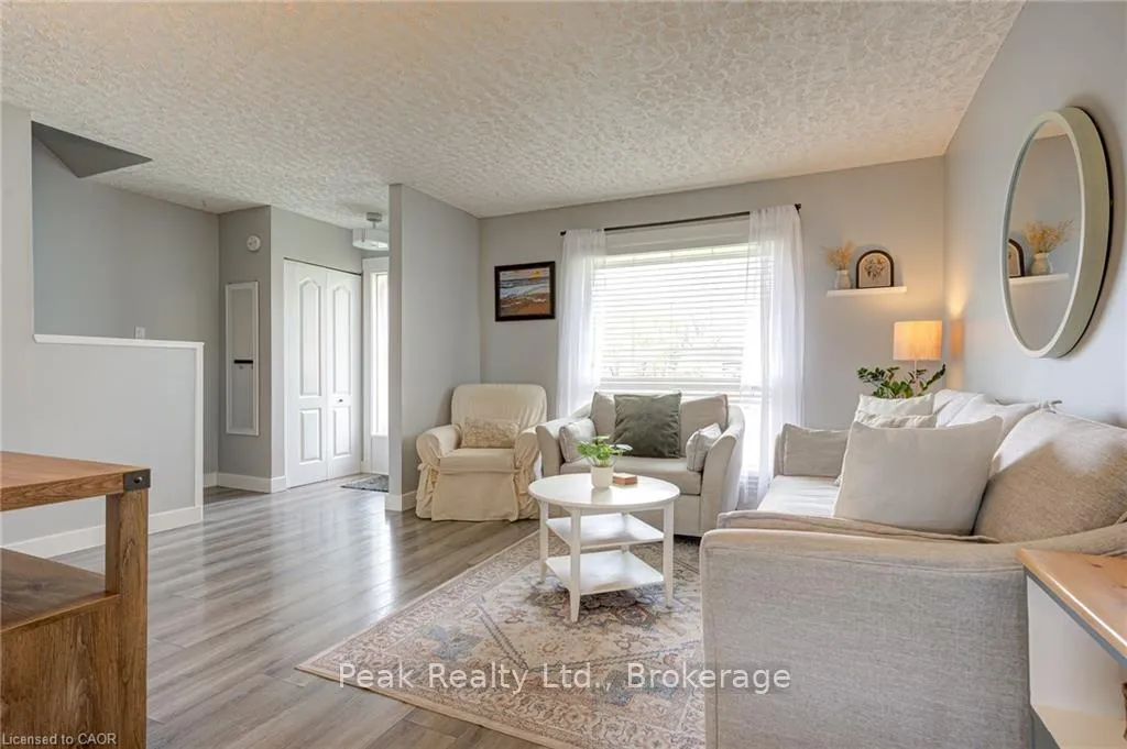Photo 9 of 105 Maple Avenue, Stratford — HOMEH