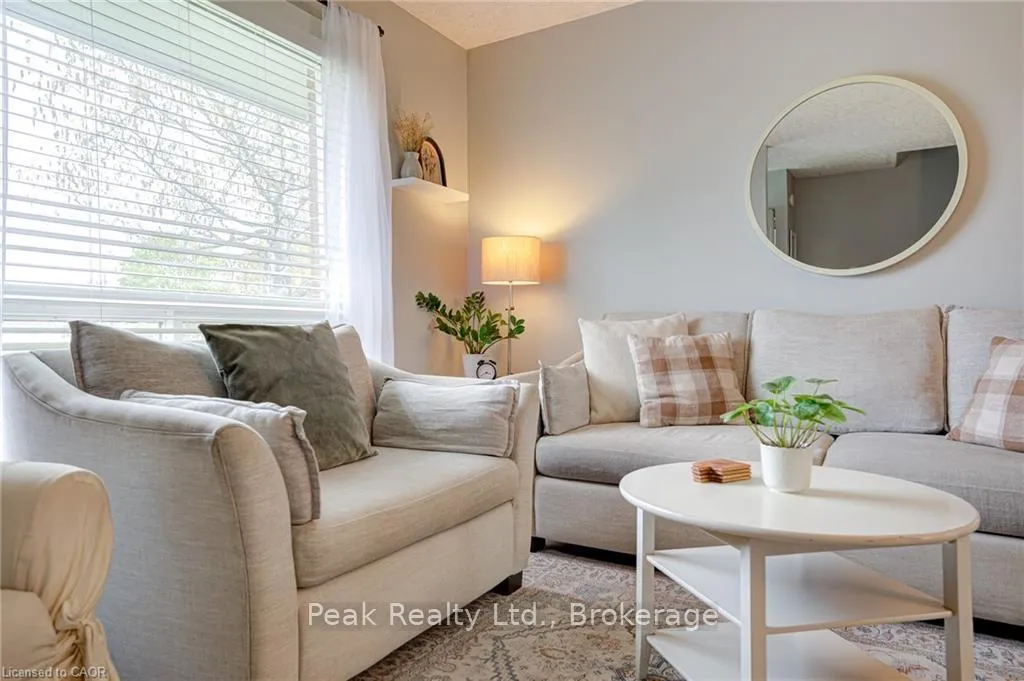 Photo 10 of 105 Maple Avenue, Stratford — HOMEH