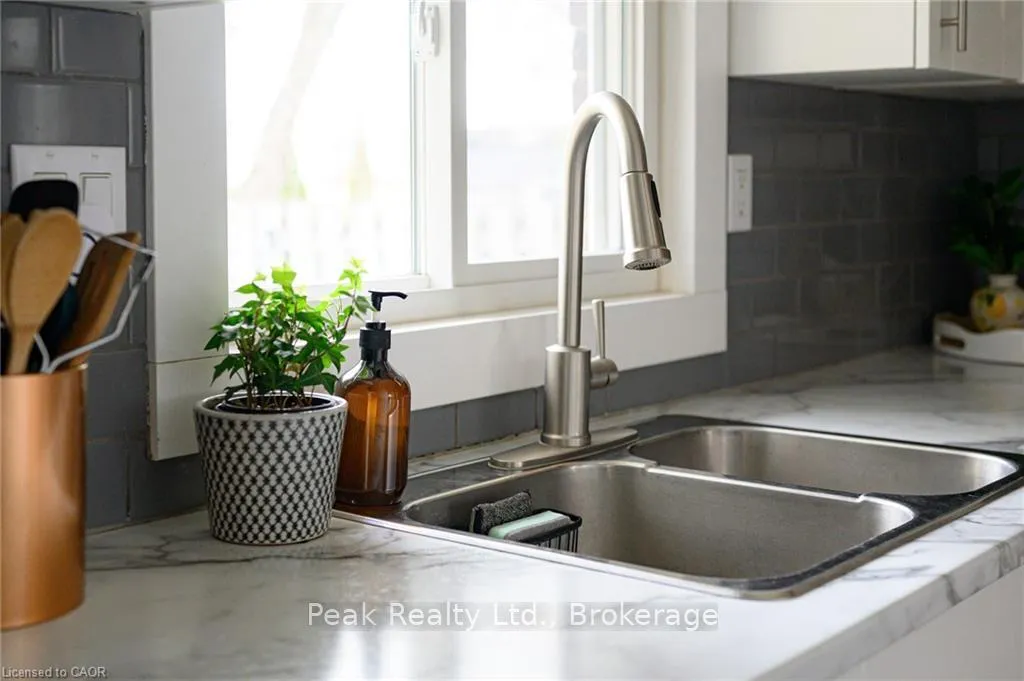 Photo 21 of 105 Maple Avenue, Stratford — HOMEH