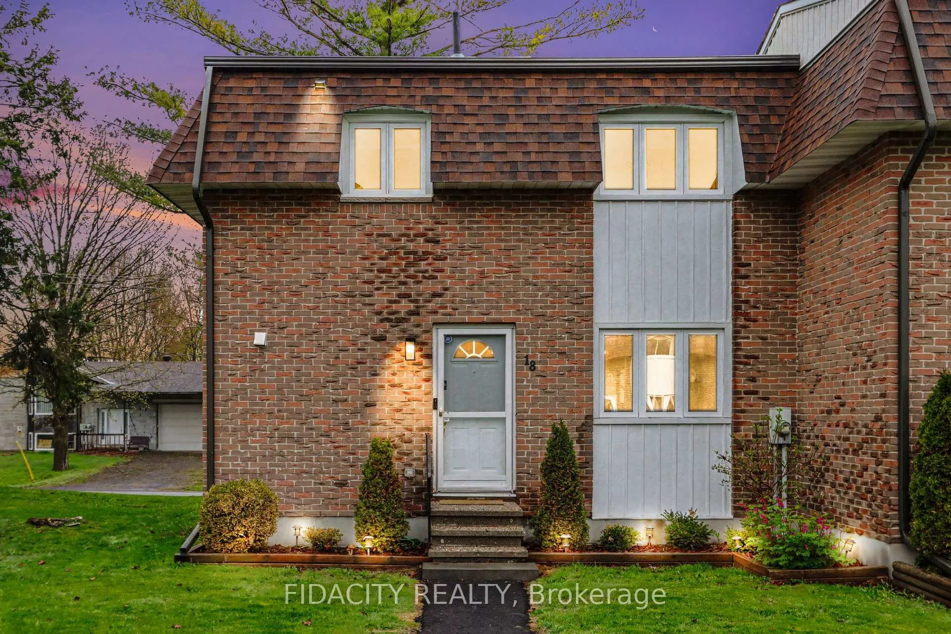 Photo 2 of Unit 18, 68 King Street, Ottawa, Richmond — HOMEH