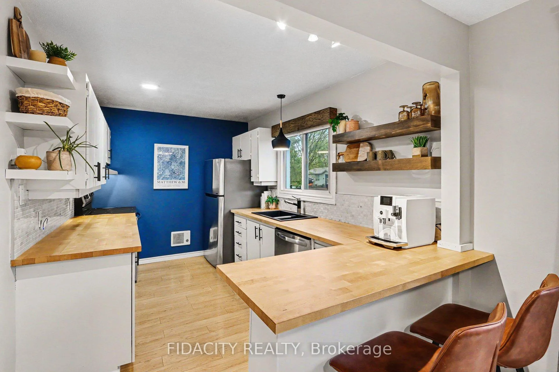 Photo 11 of Unit 18, 68 King Street, Ottawa, Richmond — HOMEH
