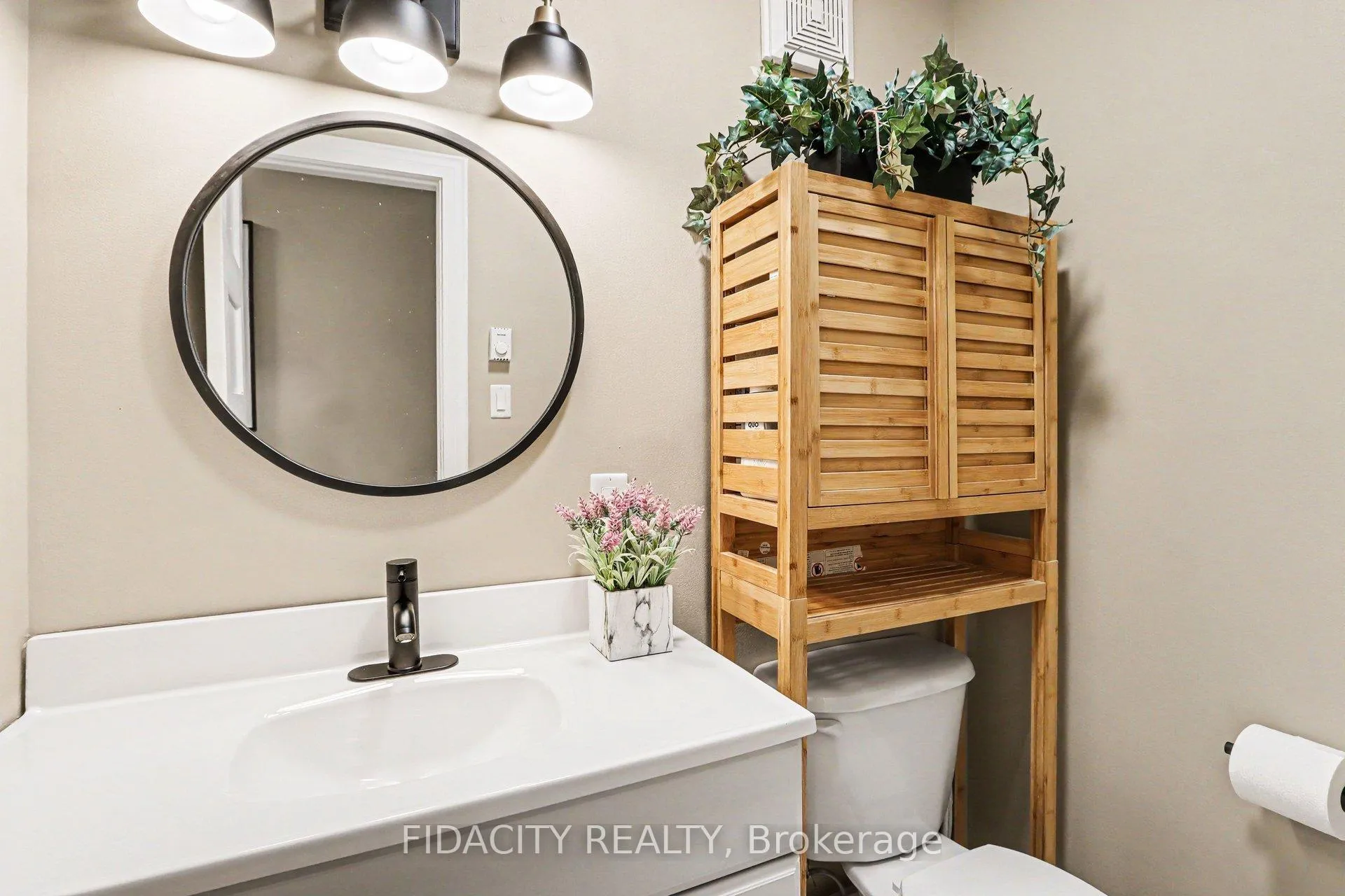 Photo 13 of Unit 18, 68 King Street, Ottawa, Richmond — HOMEH