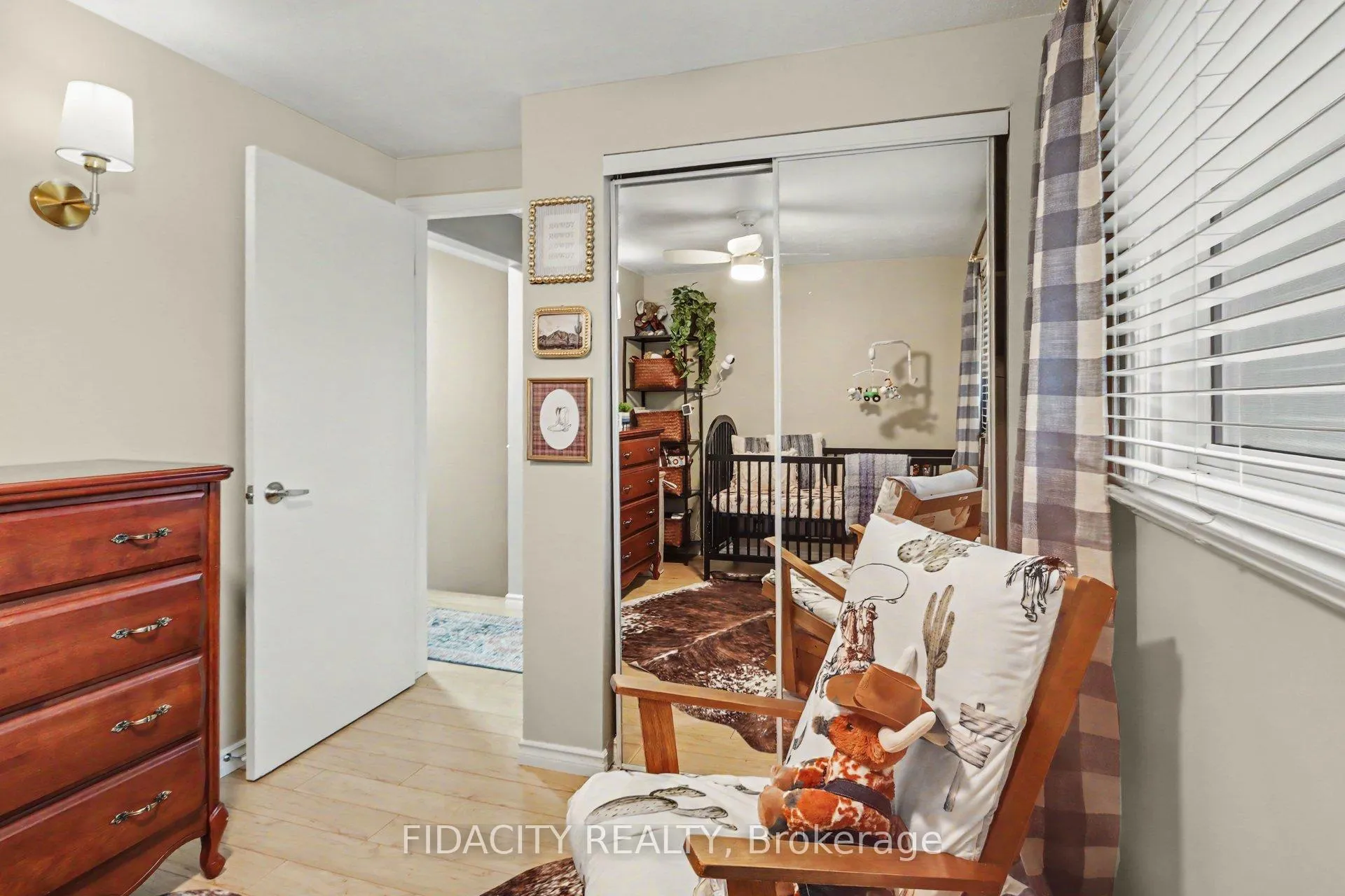 Photo 18 of Unit 18, 68 King Street, Ottawa, Richmond — HOMEH