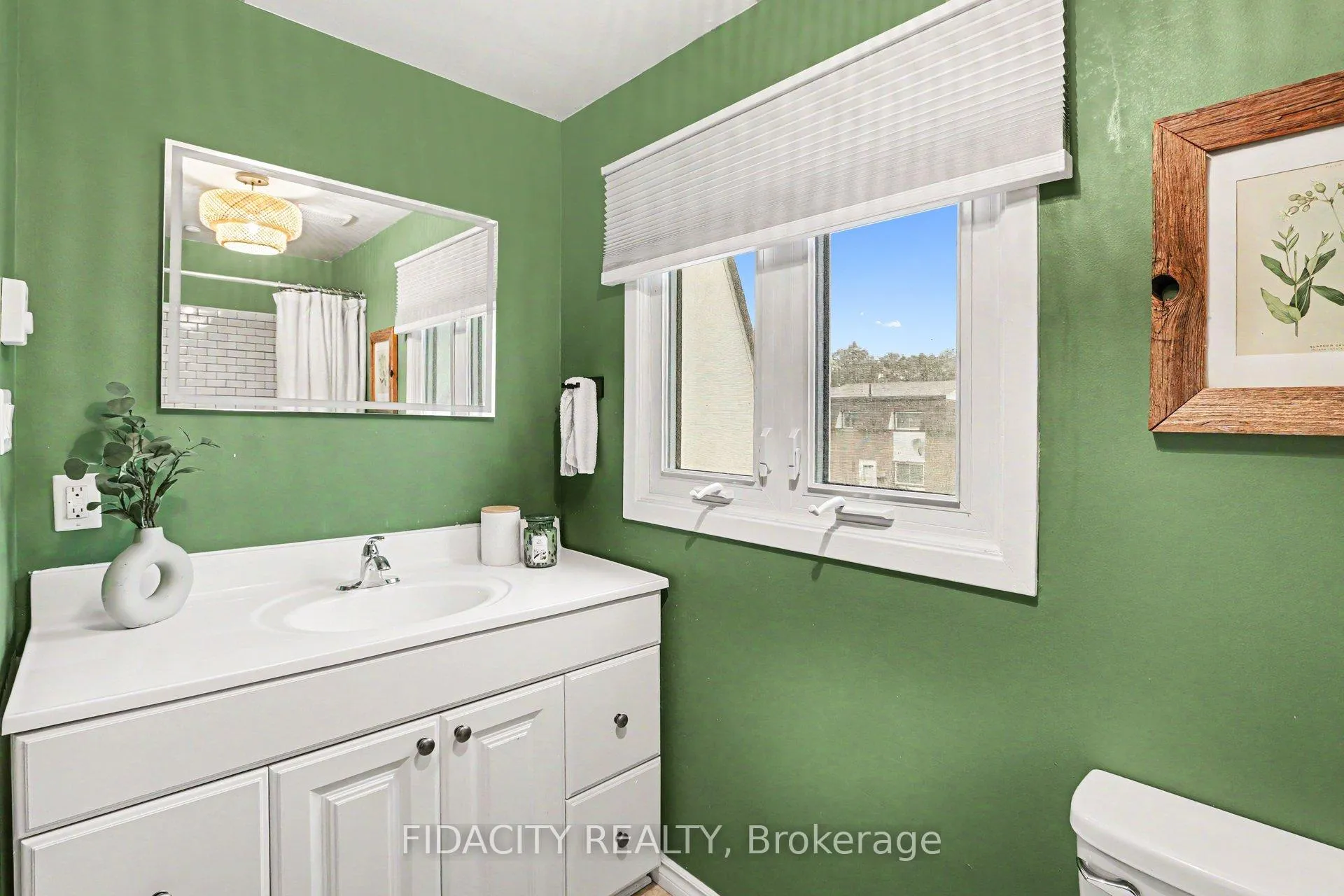 Photo 19 of Unit 18, 68 King Street, Ottawa, Richmond — HOMEH
