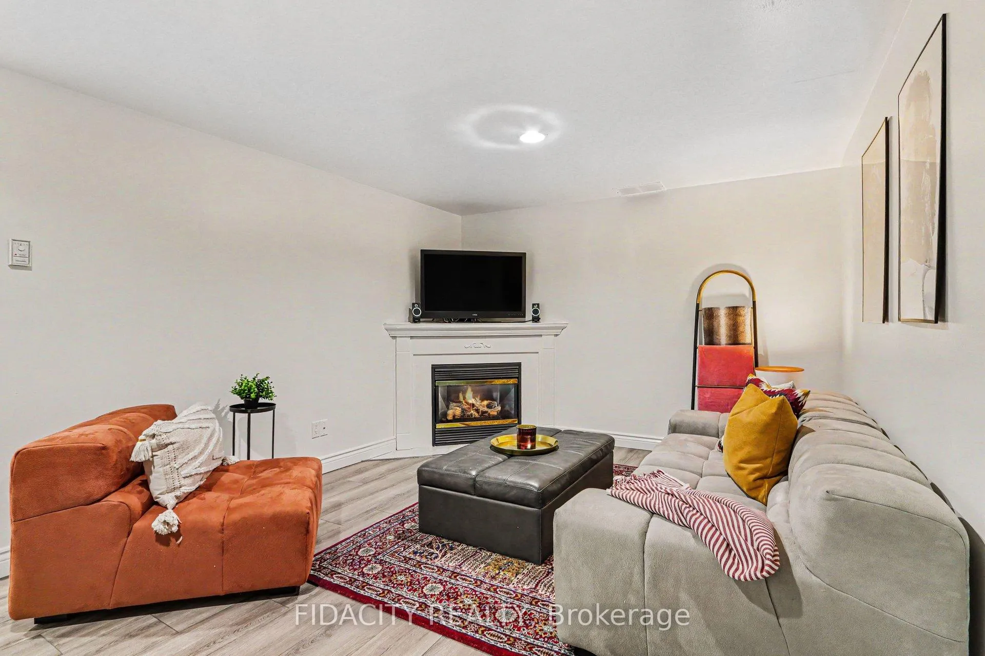 Photo 23 of Unit 18, 68 King Street, Ottawa, Richmond — HOMEH