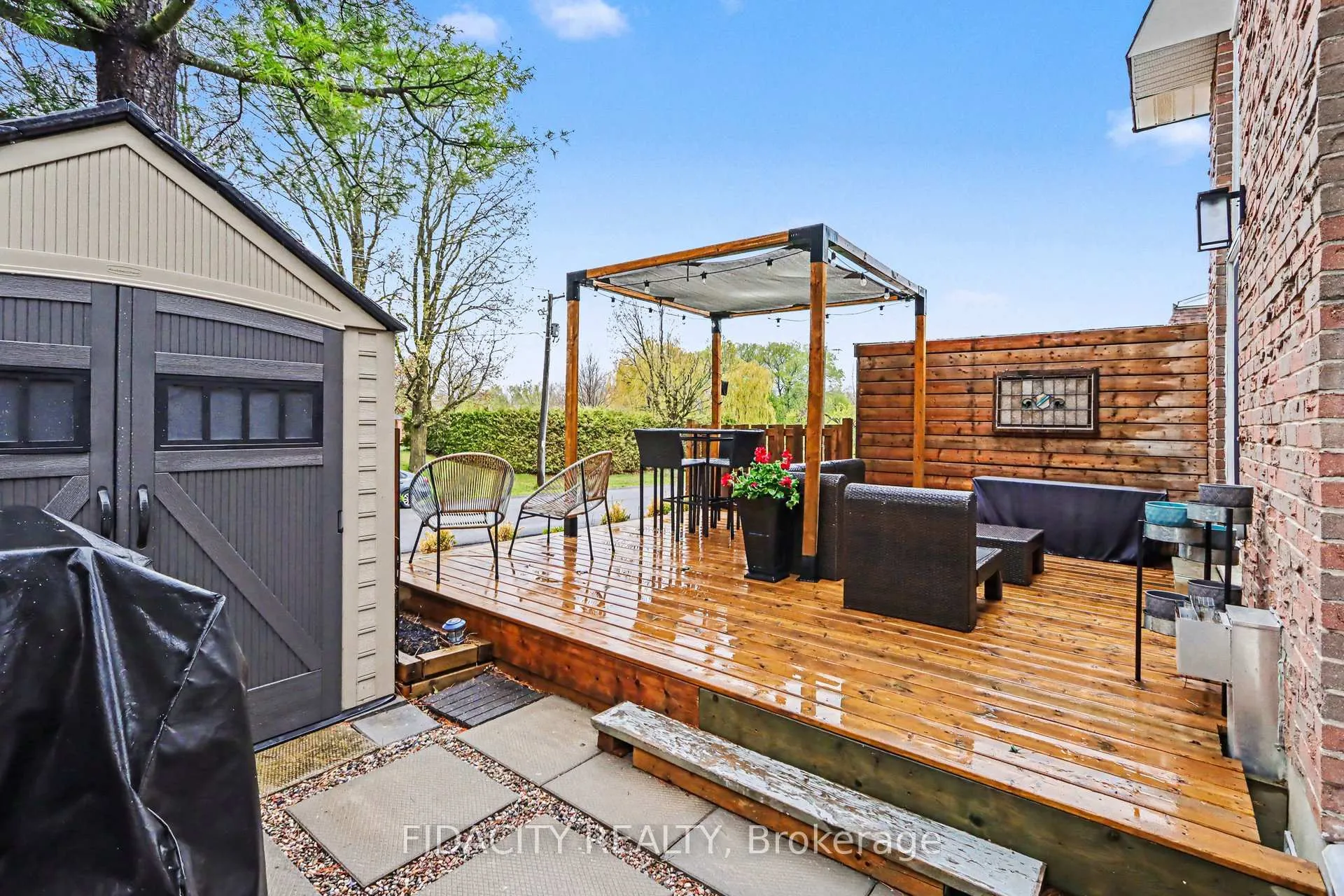 Photo 25 of Unit 18, 68 King Street, Ottawa, Richmond — HOMEH