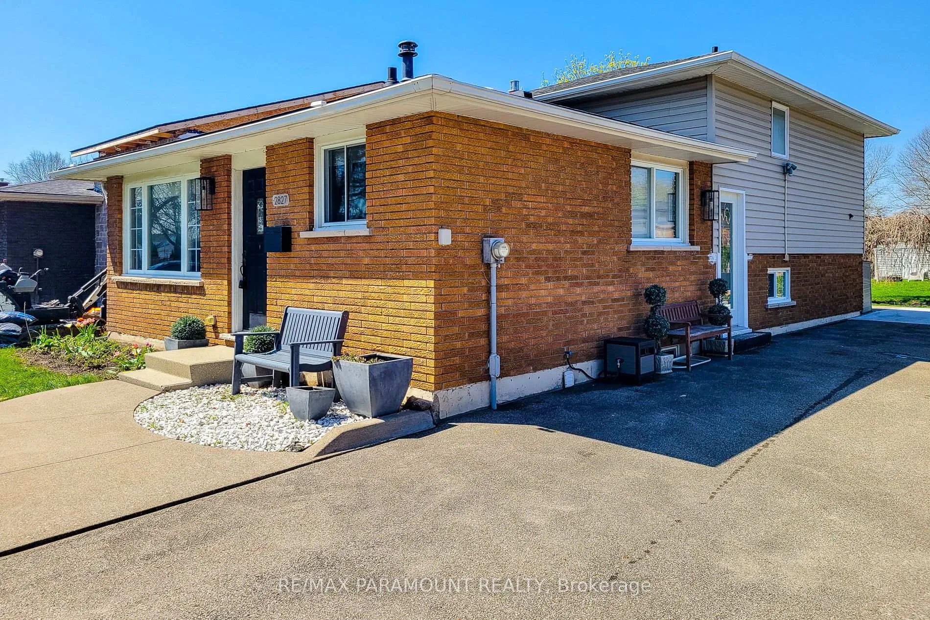 Photo 3 of 2827 Fredonia Drive, Niagara Falls, Church's Lane — HOMEH
