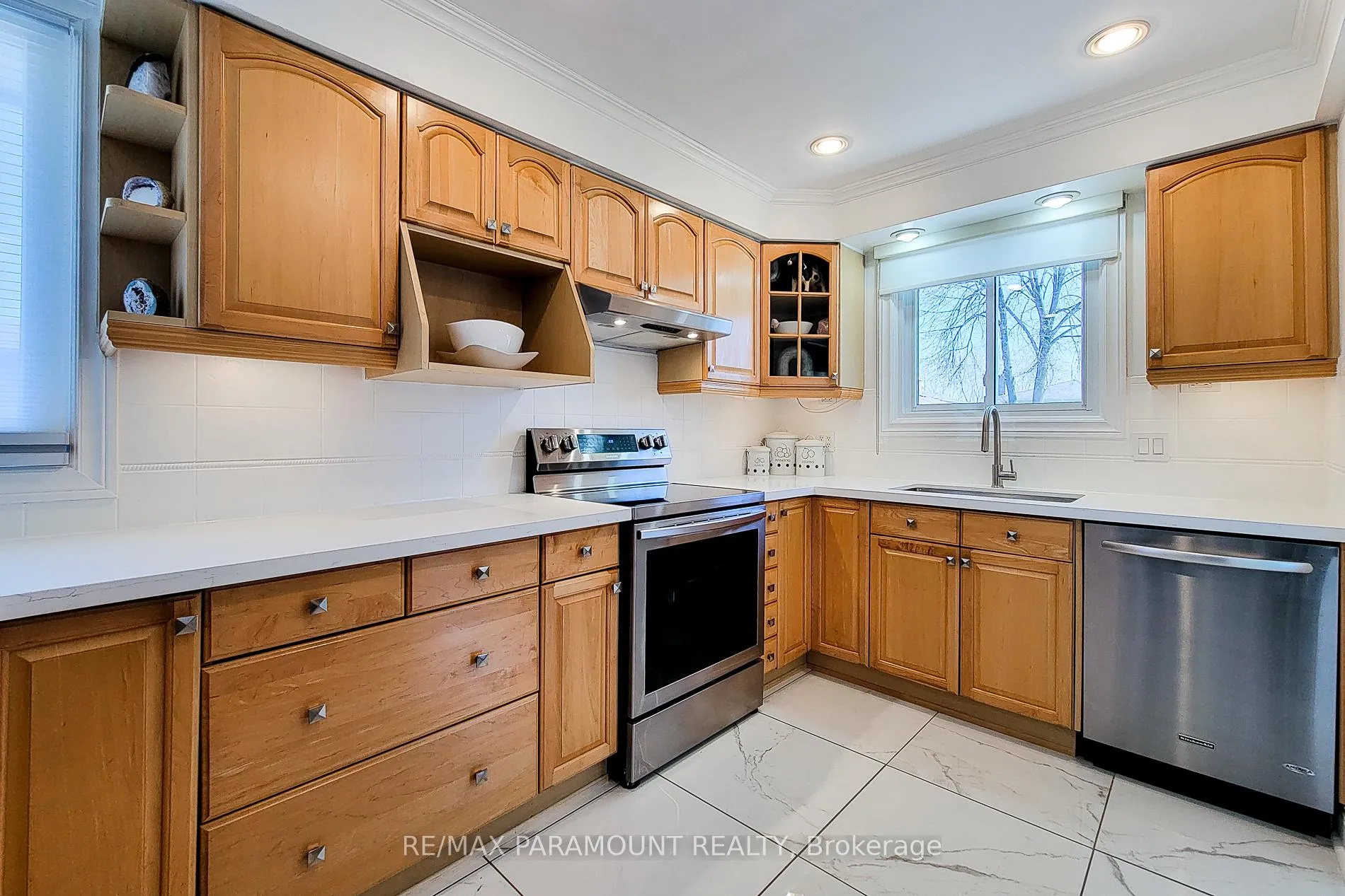 Photo 8 of 2827 Fredonia Drive, Niagara Falls, Church's Lane — HOMEH