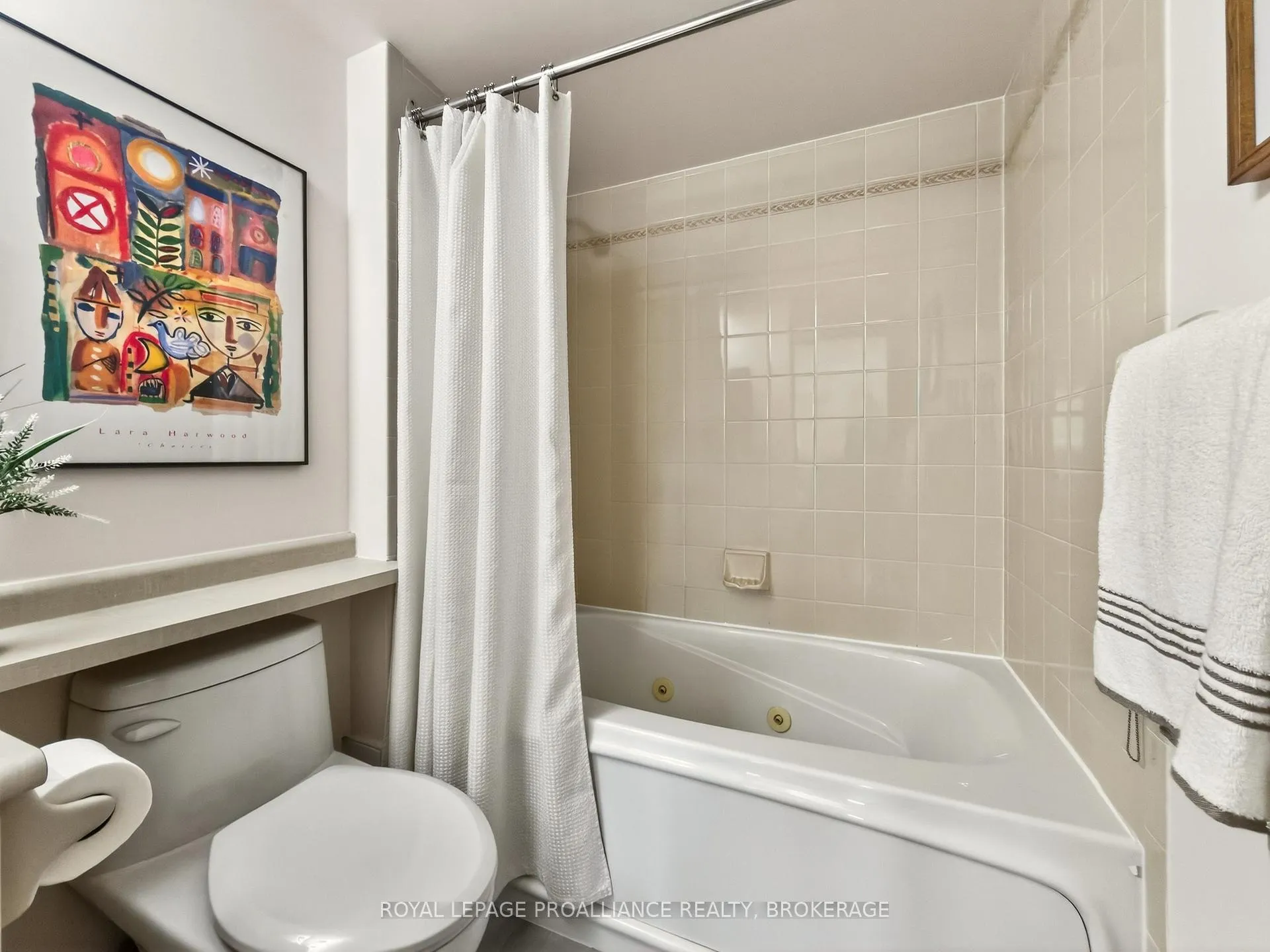 Photo 11 of Unit 503, 115 Barrett Court, Kingston, Kingston East (Incl Barret Crt) — HOMEH