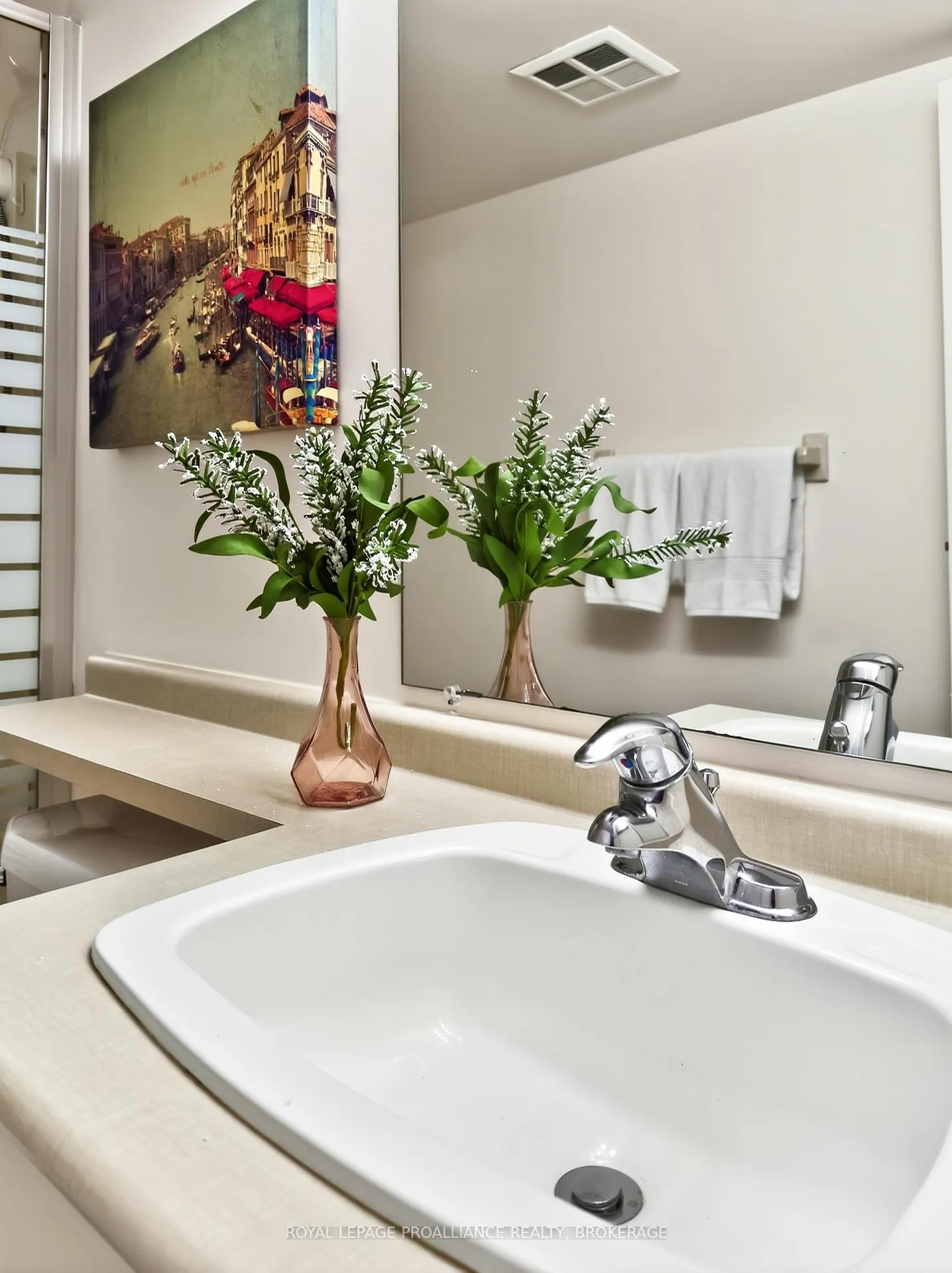 Photo 13 of Unit 503, 115 Barrett Court, Kingston, Kingston East (Incl Barret Crt) — HOMEH