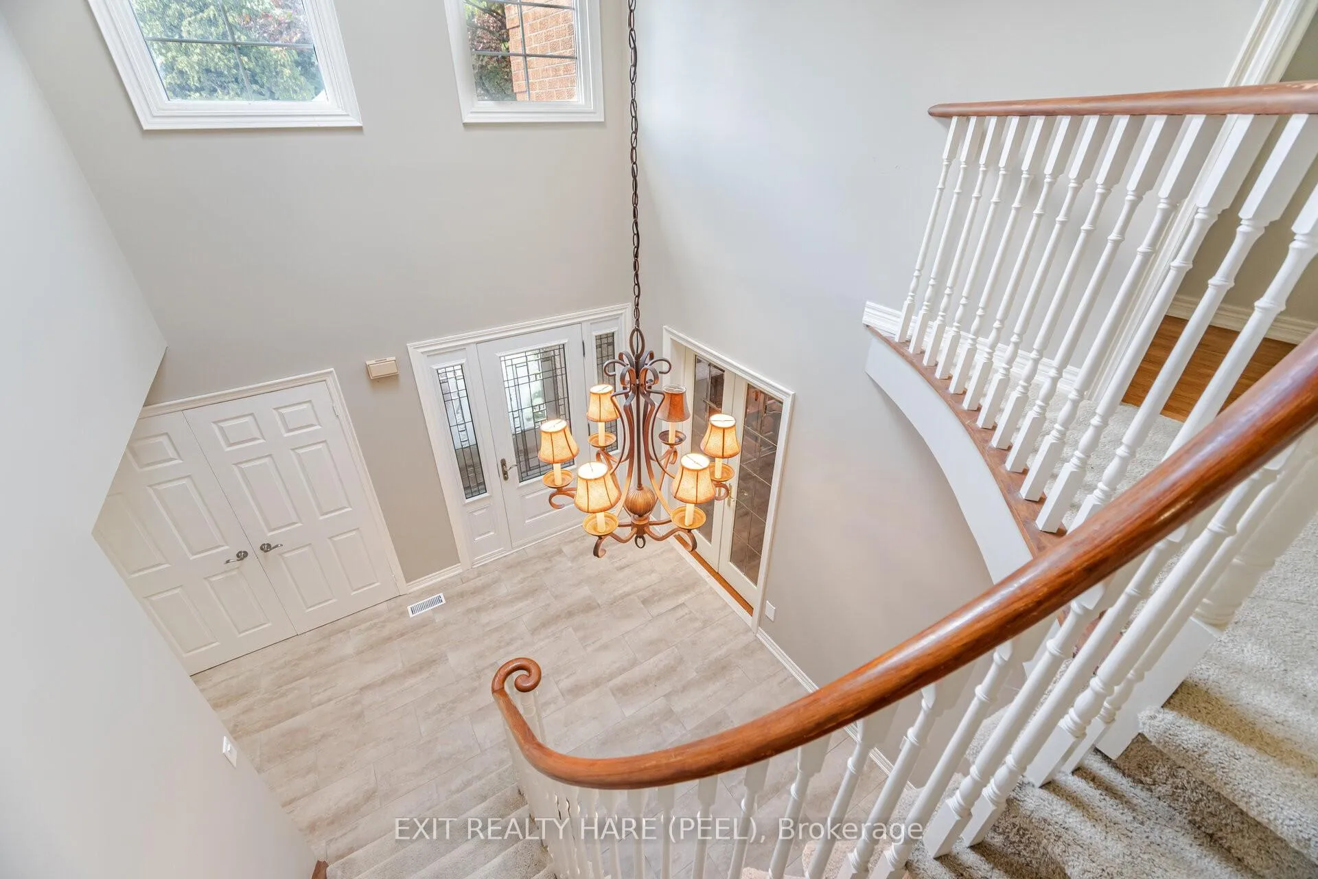 Photo 5 of 60 Esker Drive, Brampton, Heart Lake East — HOMEH