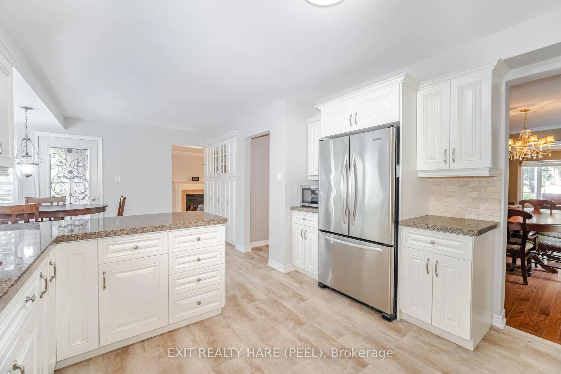 Photo 11 of 60 Esker Drive, Brampton, Heart Lake East — HOMEH