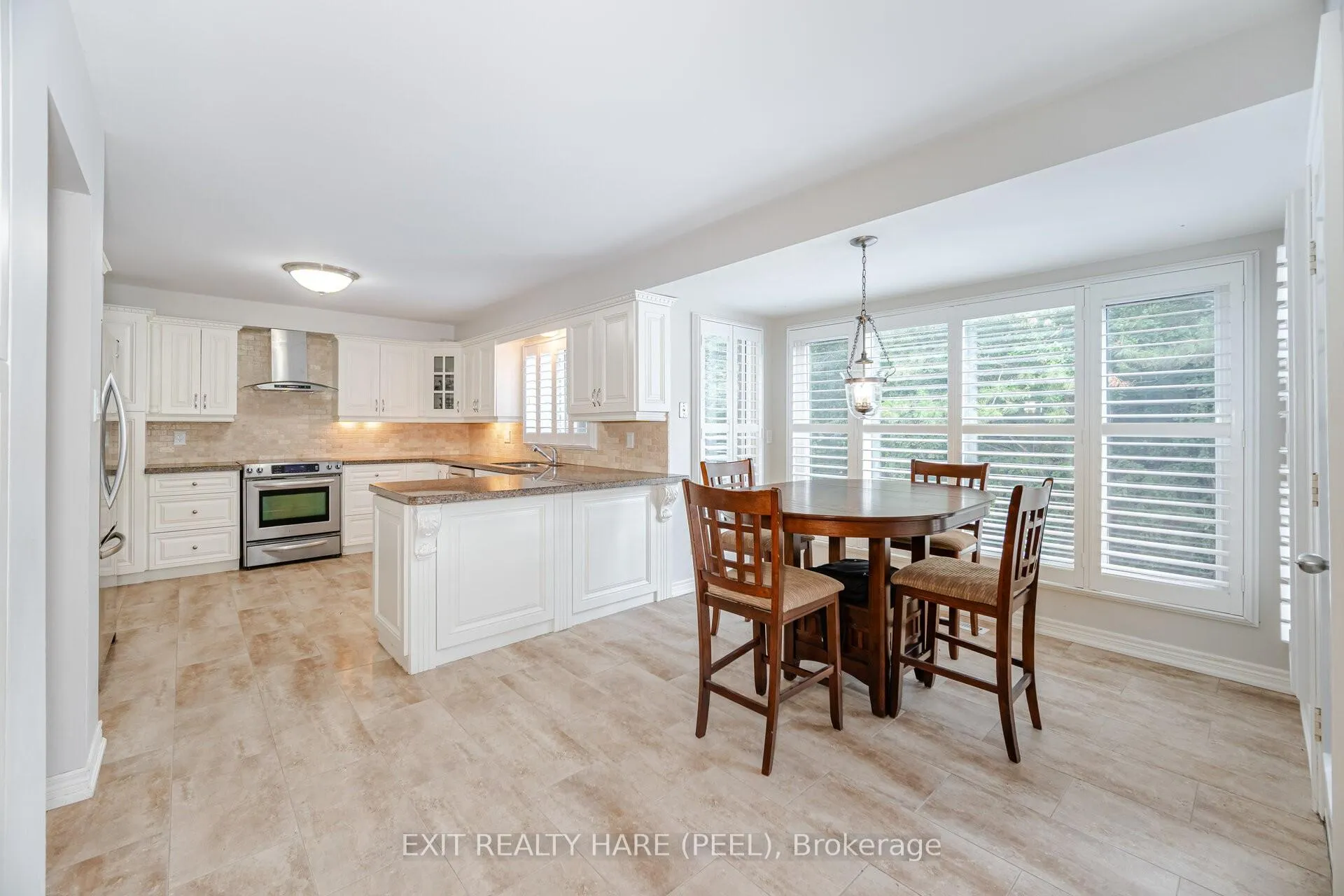 Photo 12 of 60 Esker Drive, Brampton, Heart Lake East — HOMEH