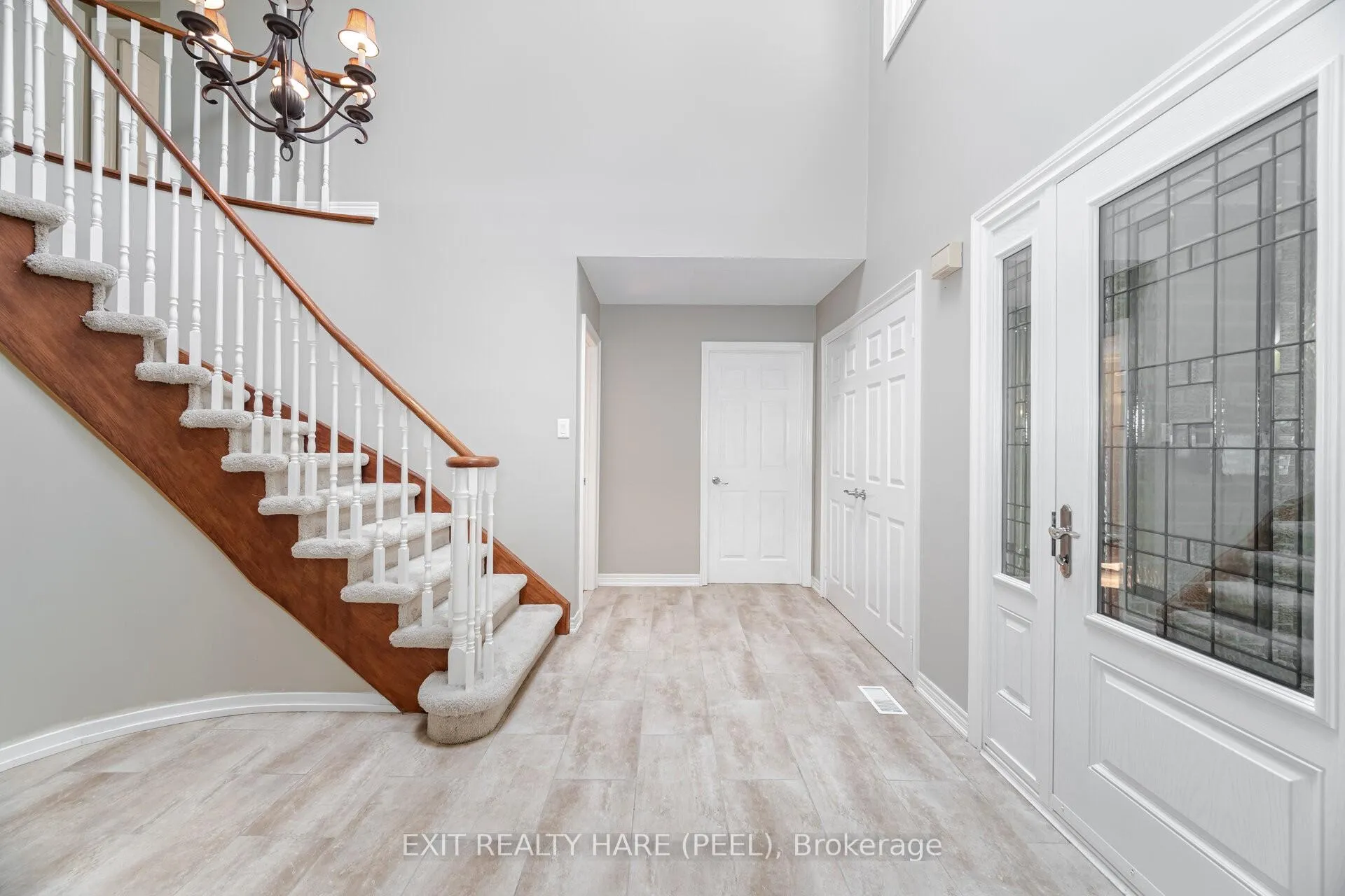 Photo 16 of 60 Esker Drive, Brampton, Heart Lake East — HOMEH