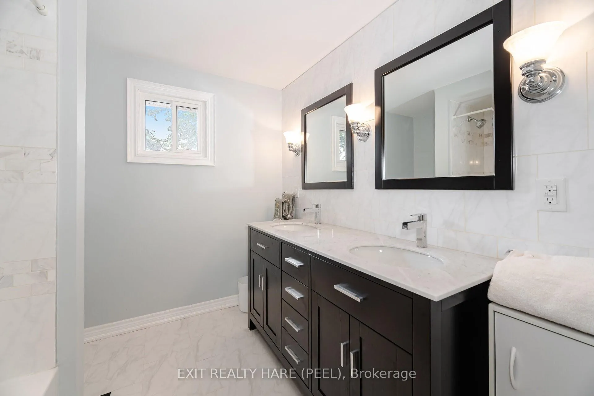 Photo 29 of 60 Esker Drive, Brampton, Heart Lake East — HOMEH