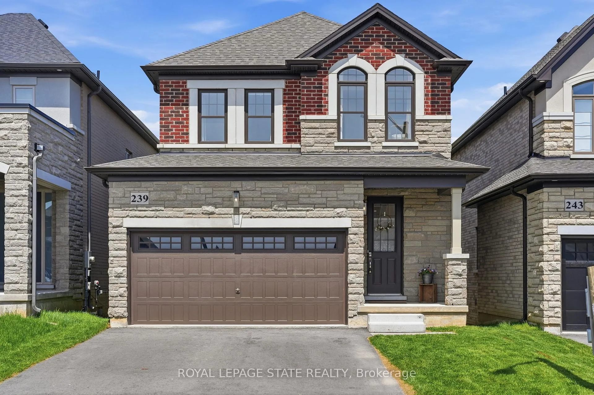 Photo 2 of 239 Alessio Drive, Hamilton, Sheldon — HOMEH