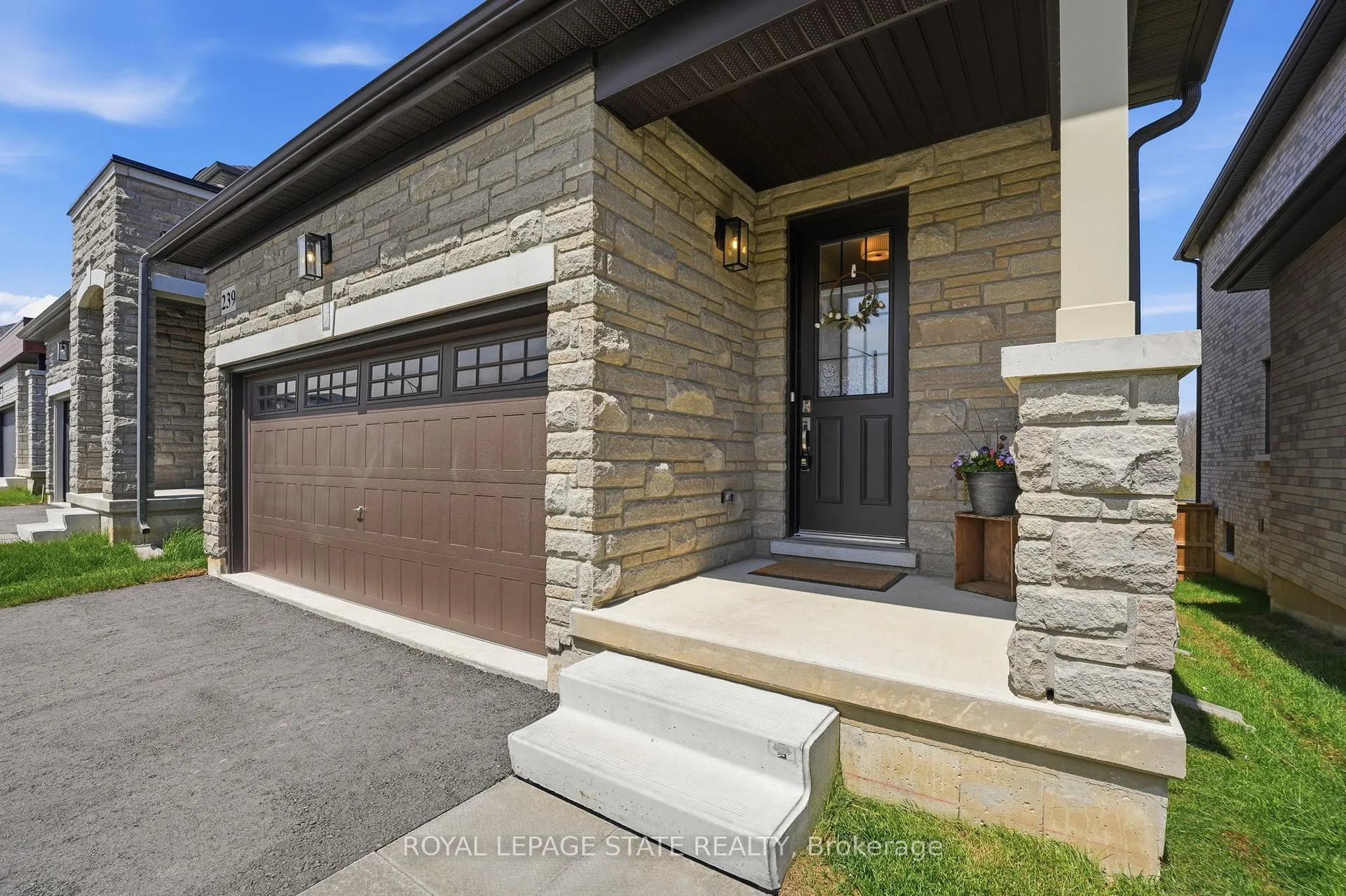Photo 6 of 239 Alessio Drive, Hamilton, Sheldon — HOMEH