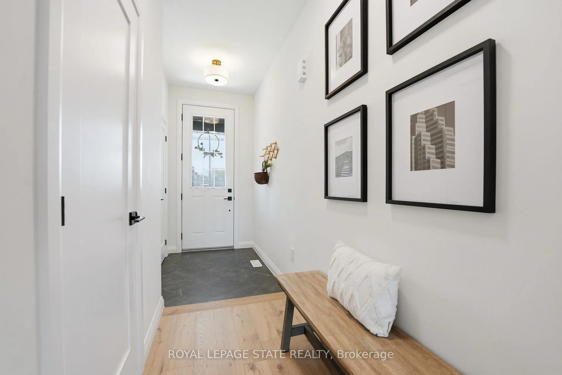 Photo 9 of 239 Alessio Drive, Hamilton, Sheldon — HOMEH